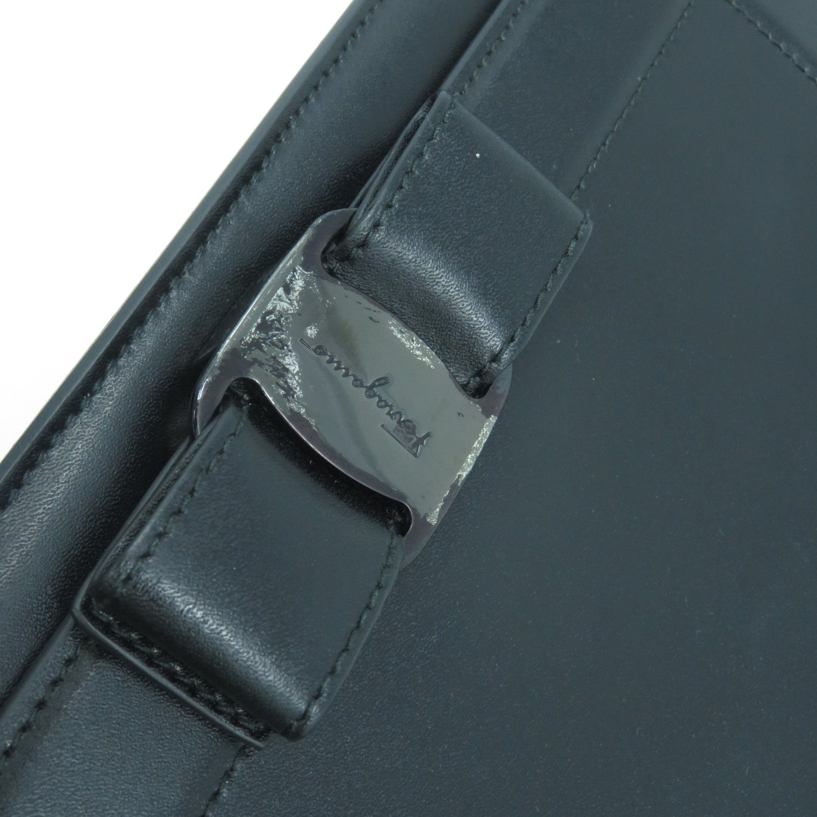 Salvatore Ferragamo 牛皮皮革Shoulder Bag銀扣鏈帶肩背袋黑色