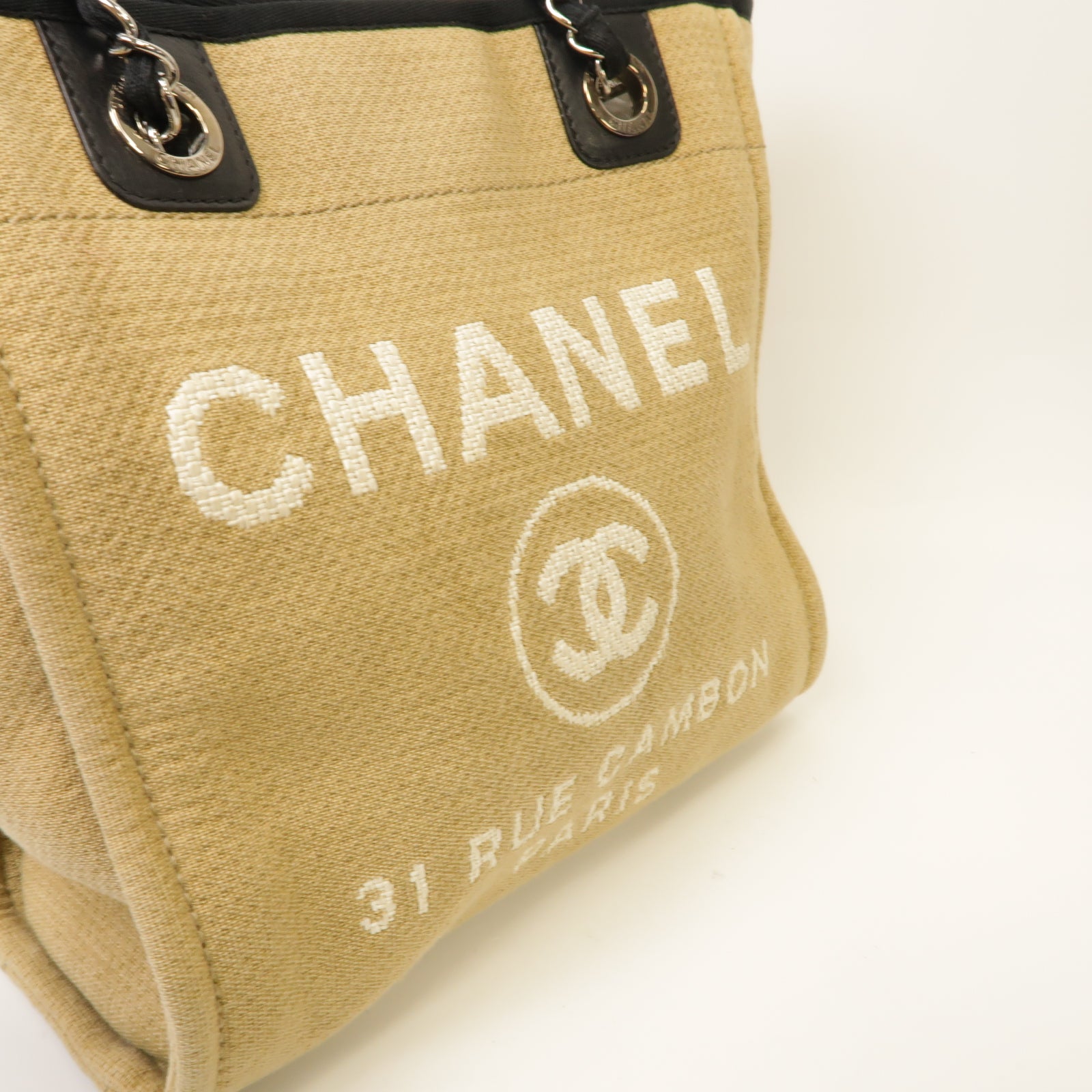 CHANEL 帆布Deauville Tote Bag銀扣手挽袋米色