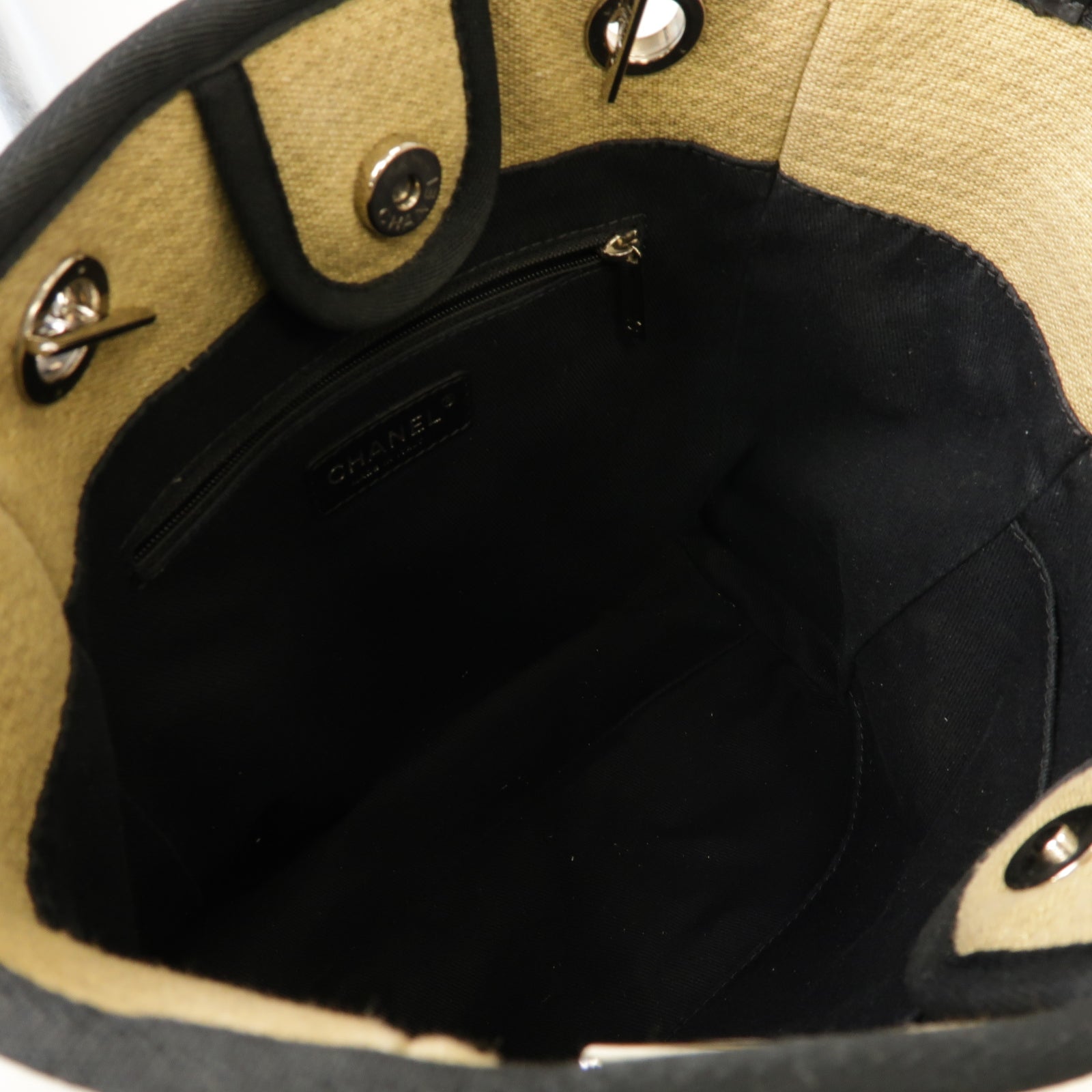 CHANEL 帆布Deauville Tote Bag銀扣手挽袋米色