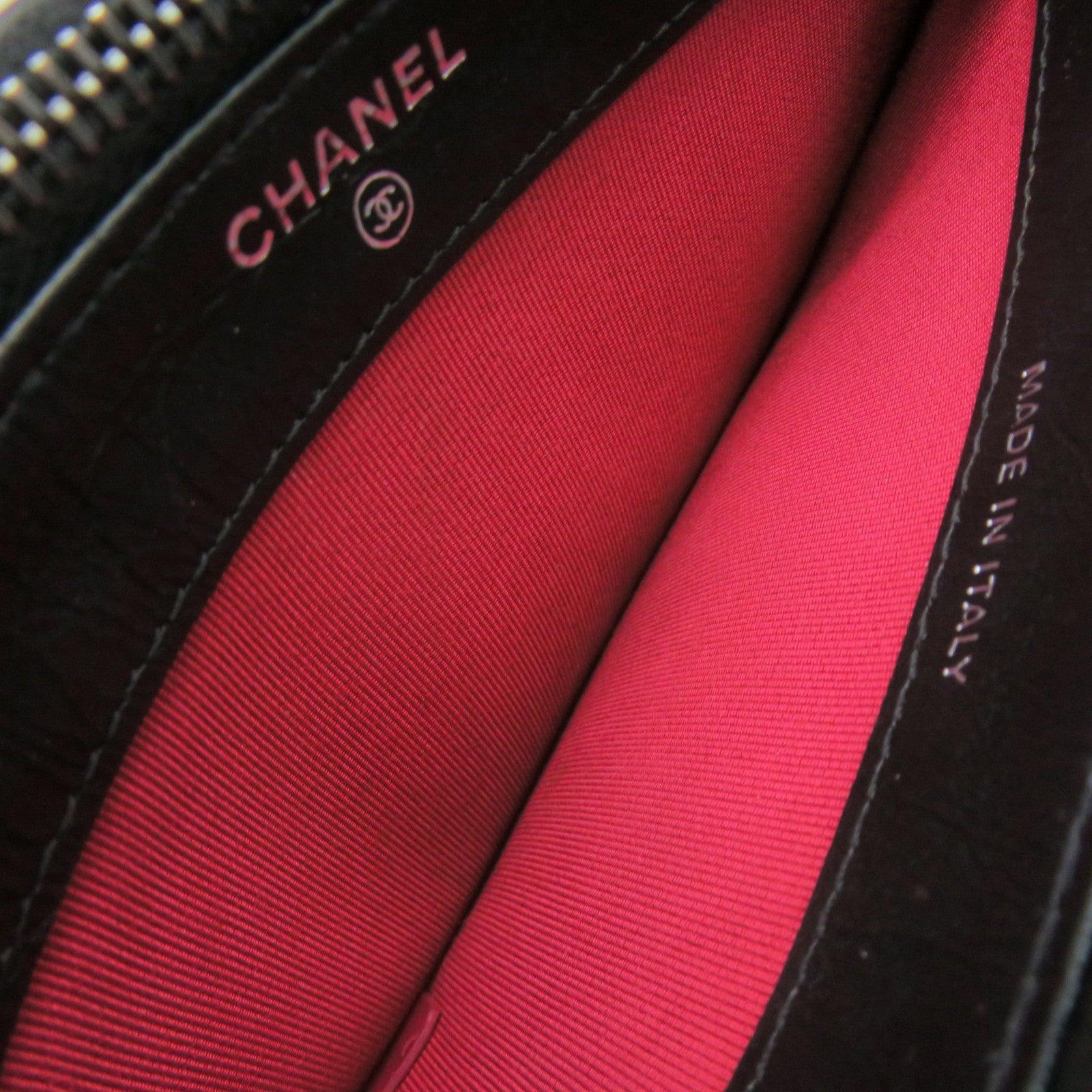 CHANEL 菱格牛皮皮革Cluch With Chain Shoulder Bag金扣链带肩背袋黑色