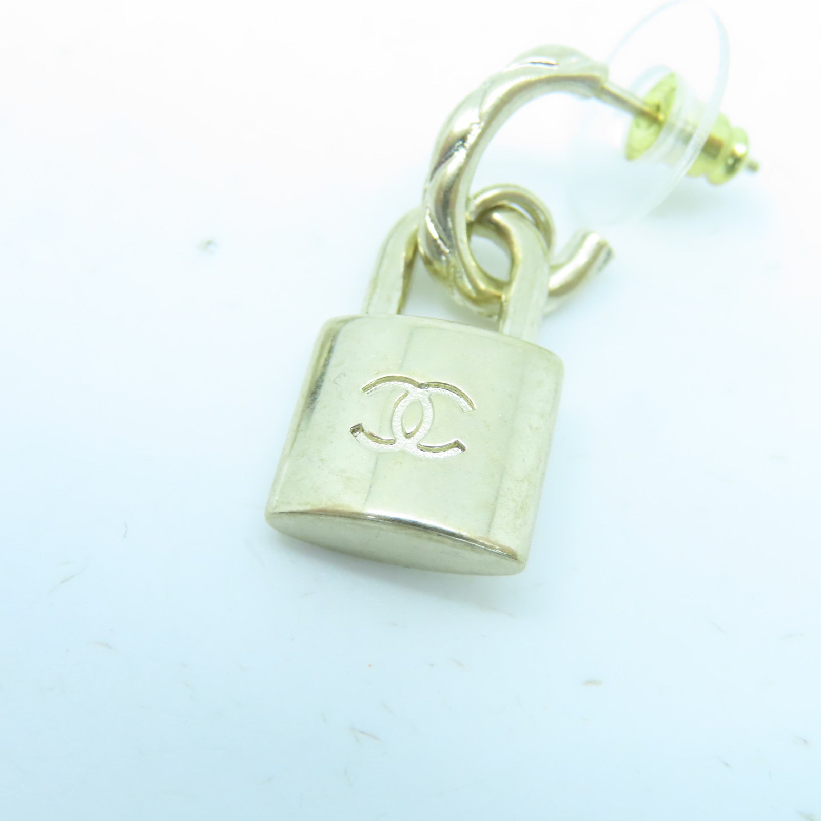 CHANEL metal Padlock Earrings gold earrings