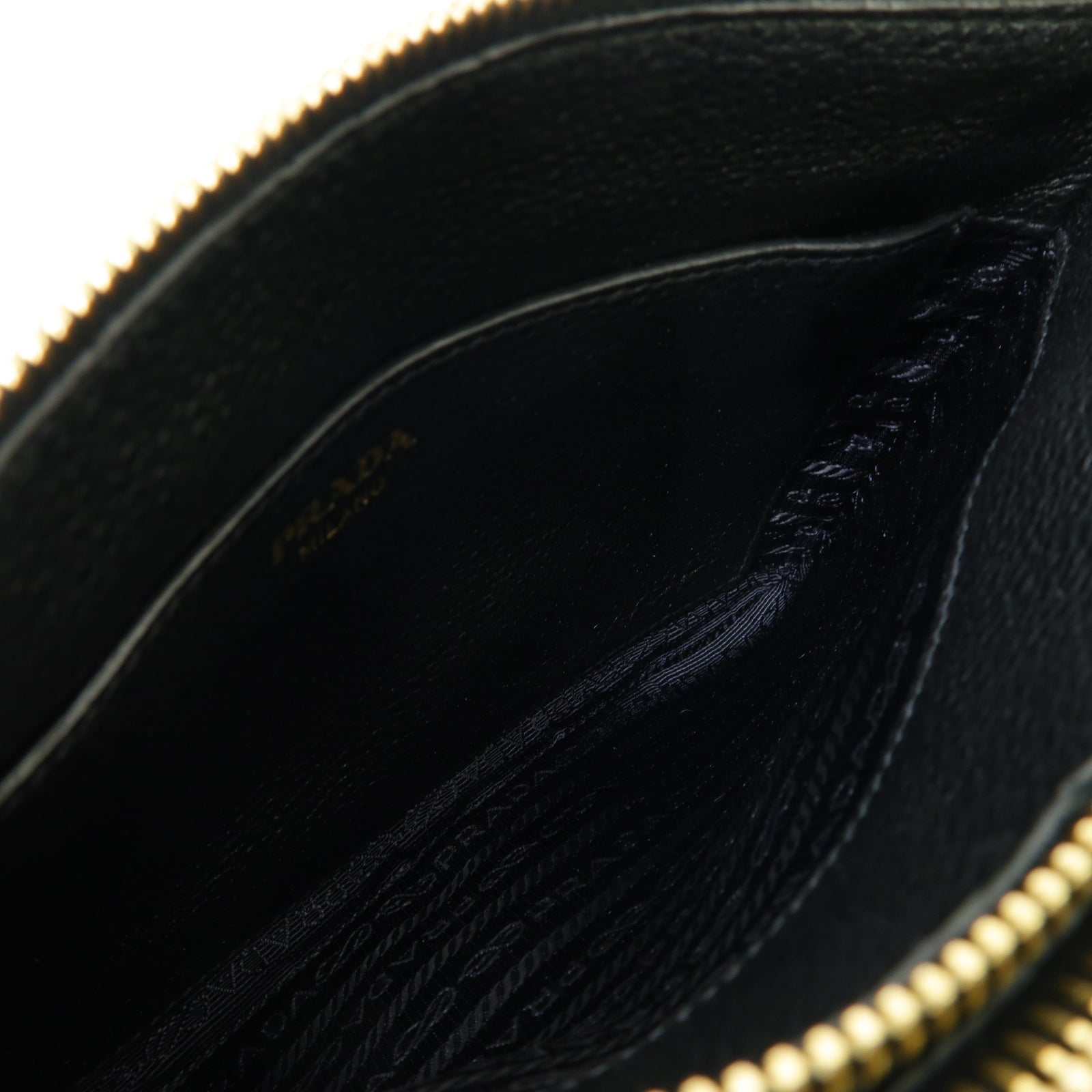 PRADA 牛皮皮革Shoulder Bag銀扣肩背袋黒色