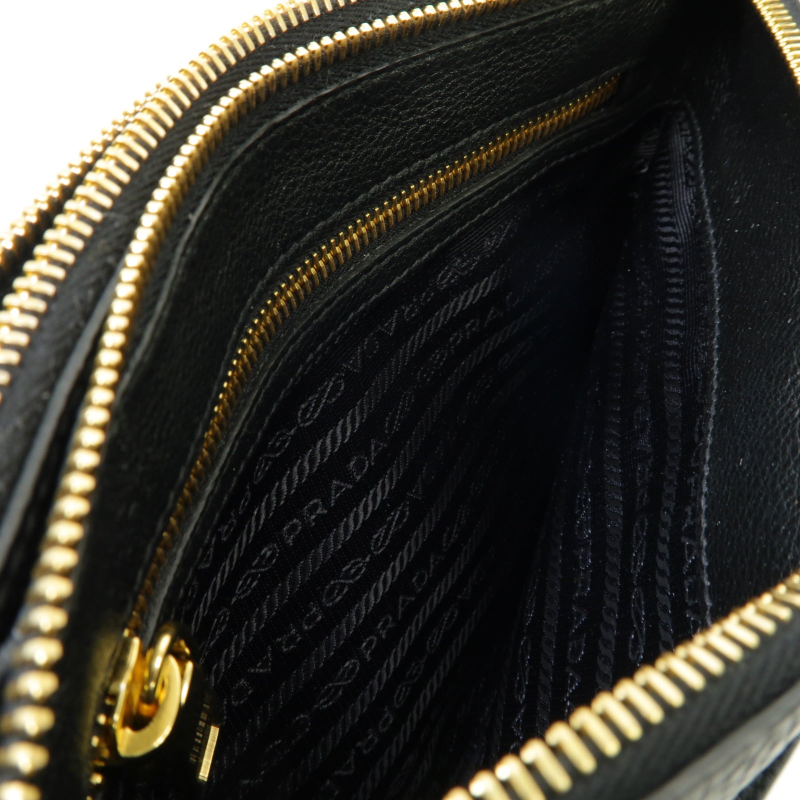 PRADA 牛皮皮革Shoulder Bag銀扣肩背袋黒色