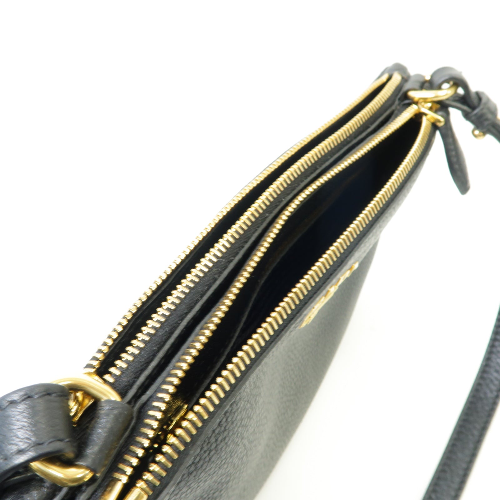 PRADA 牛皮皮革Shoulder Bag銀扣肩背袋黒色