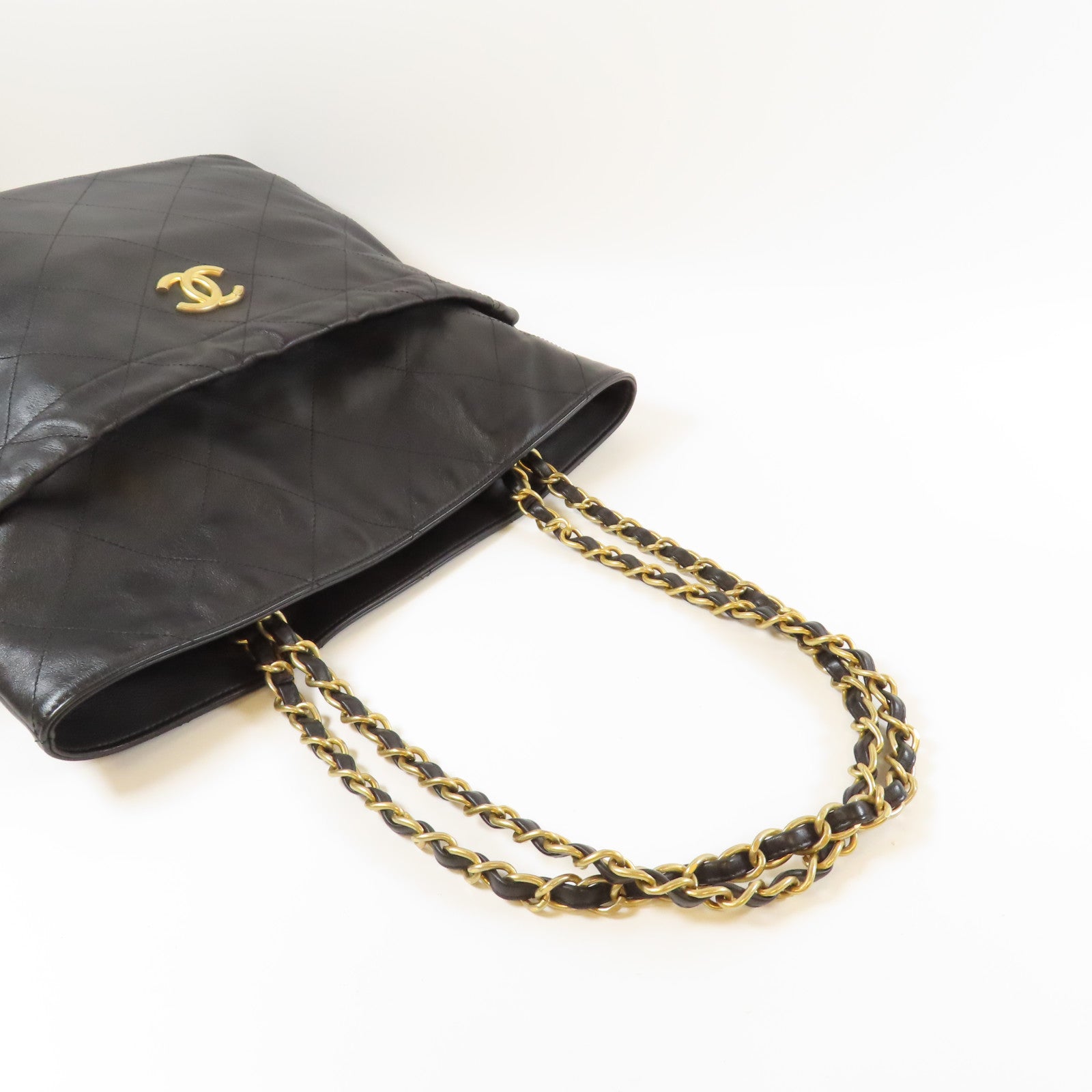 CHANEL 菱格牛皮皮革Chain Tote金扣鏈帶肩背袋黑色