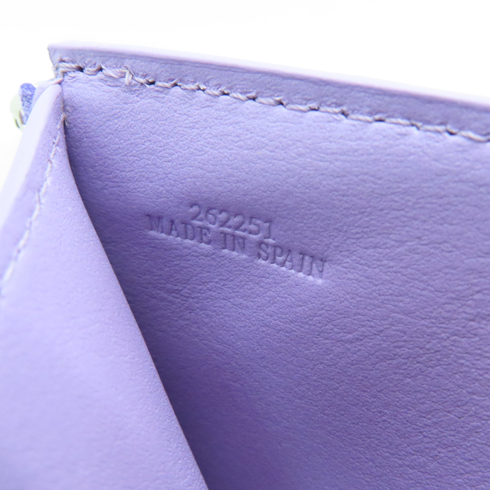 LOEWE 牛皮皮革Angram Vertrial银扣钱包紫色