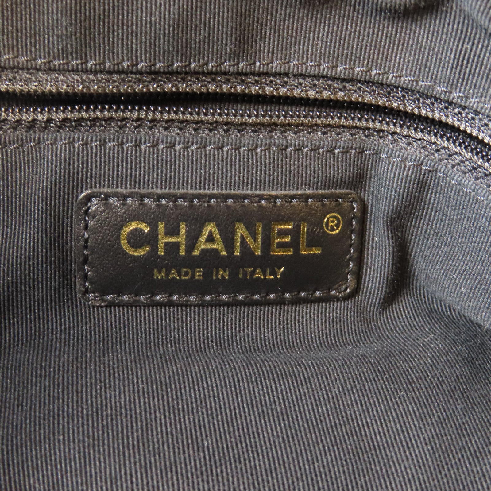 CHANEL 菱格牛皮皮革Chain Tote金扣鏈帶肩背袋黑色