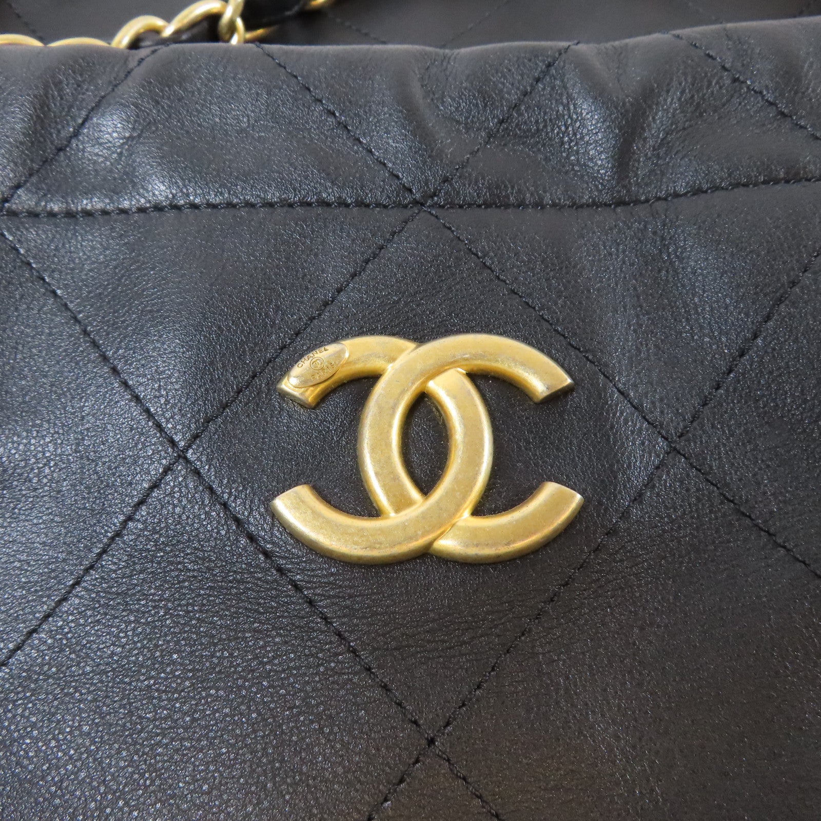 CHANEL 菱格牛皮皮革Chain Tote金扣鏈帶肩背袋黑色