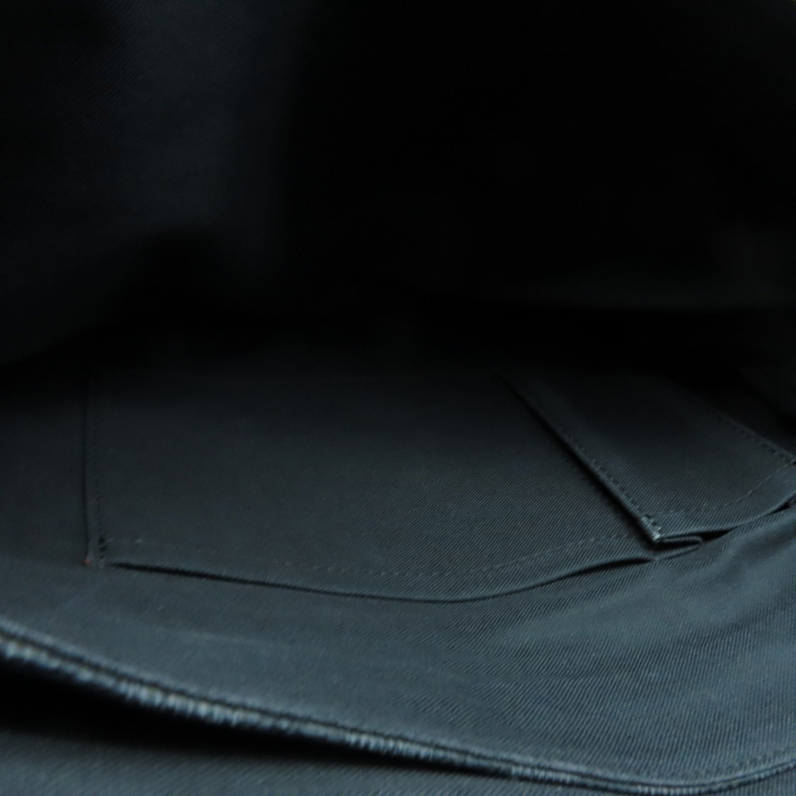 LOUIS VUITTON Graphite Daniel MM银扣肩背袋黑色