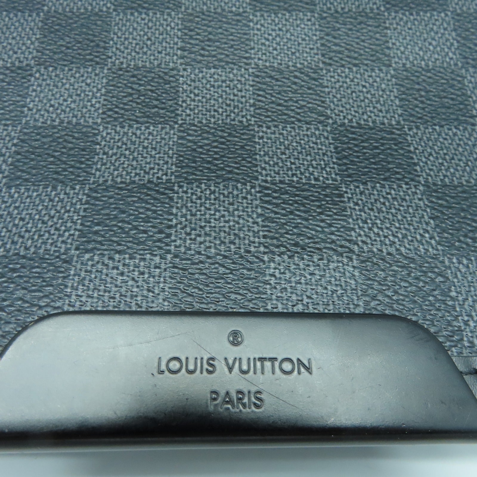 LOUIS VUITTON Graphite Daniel MM银扣肩背袋黑色