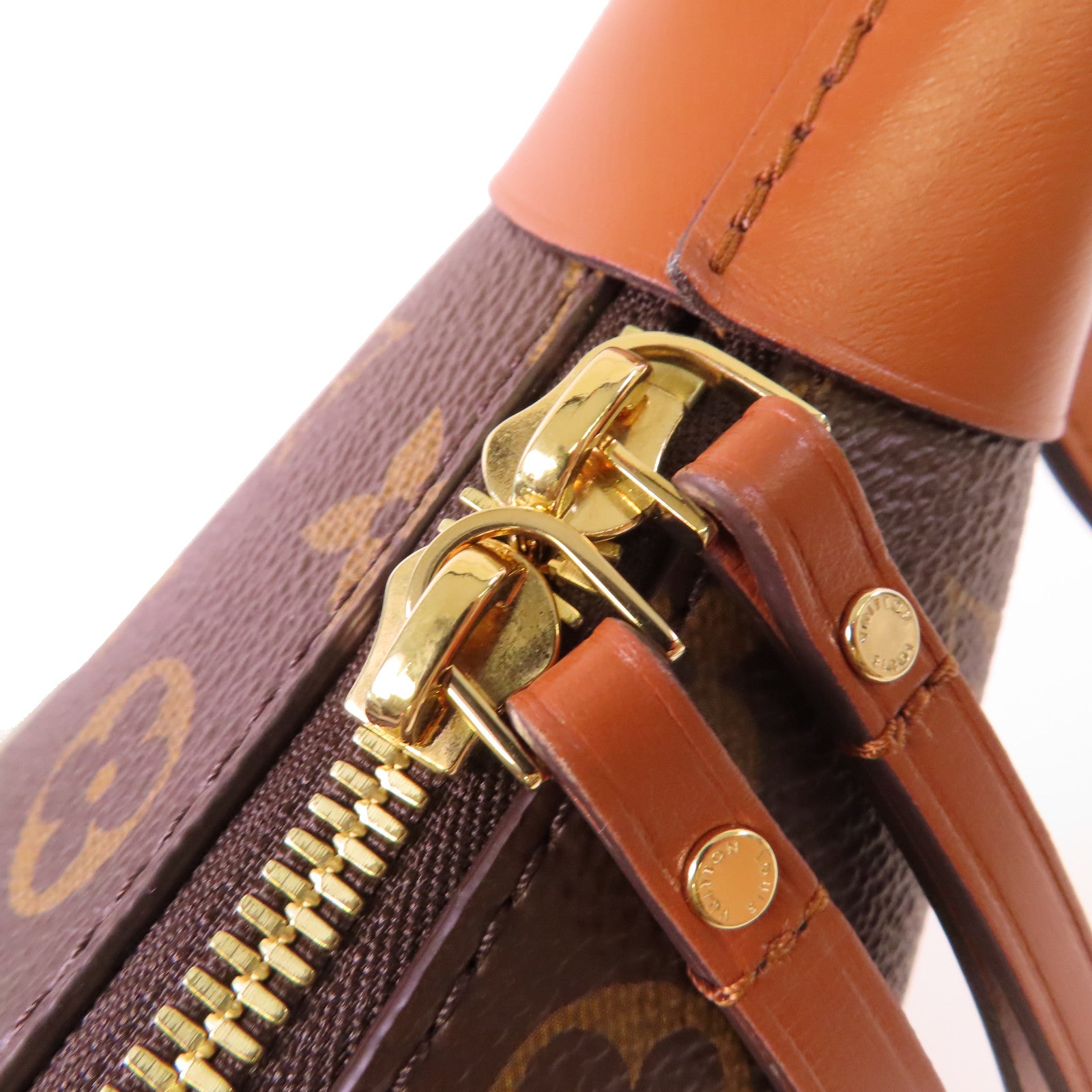 LOUIS VUITTON Monogram Loop Hobo Shoulder Bag金扣肩背袋啡色