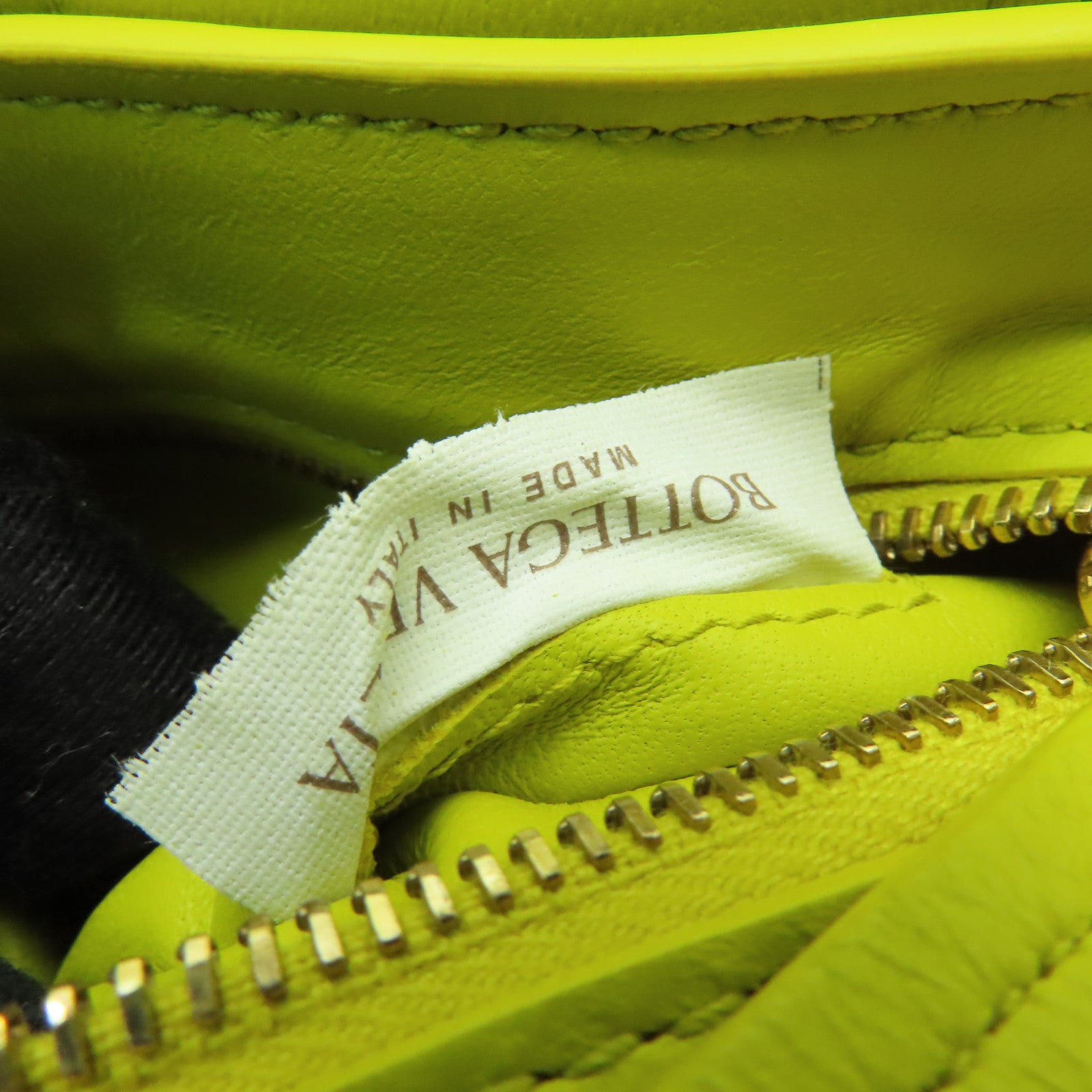 BOTTEGA VENETA 羊皮皮革Padded Cassette金扣肩背袋黃色