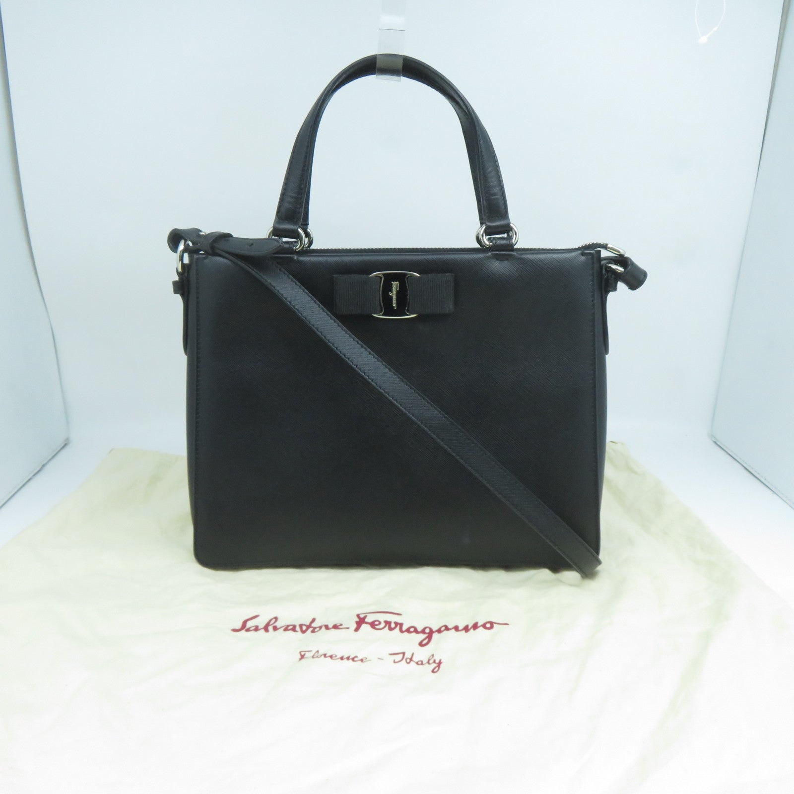 Salvatore Ferragamo 牛皮皮革2 Way Shoulder Bag銀扣手挽肩背兩用袋黑色