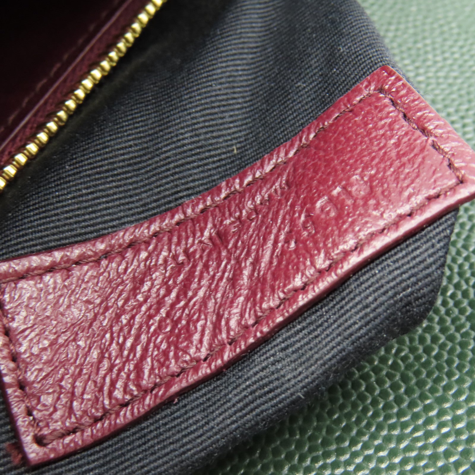 YVES SAINT LAURENT 牛皮皮革Shoulder Bag肩背袋軍綠色