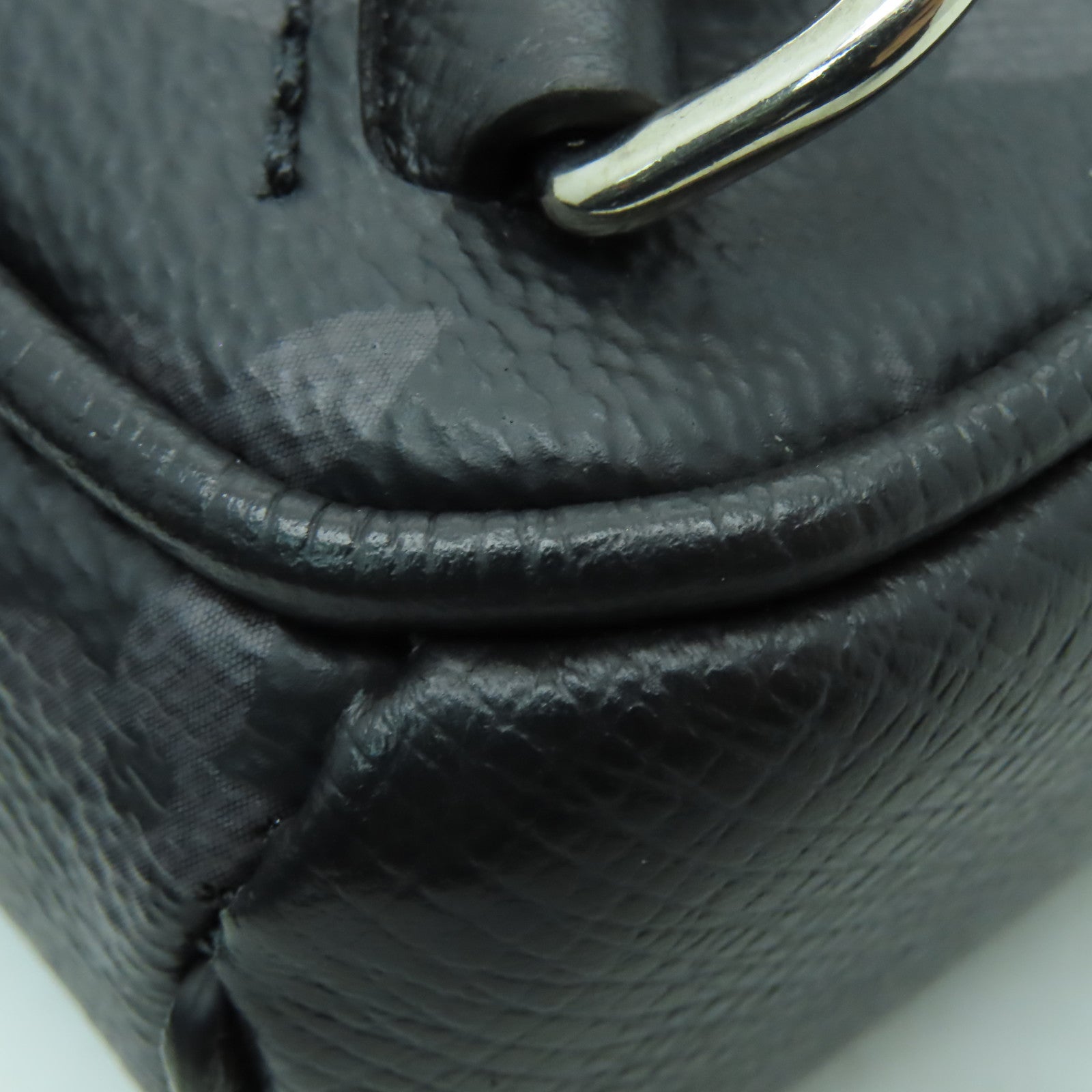 LOUIS VUITTON Monogram Taigarama Outdoor Sling Bag銀扣肩背袋黑色