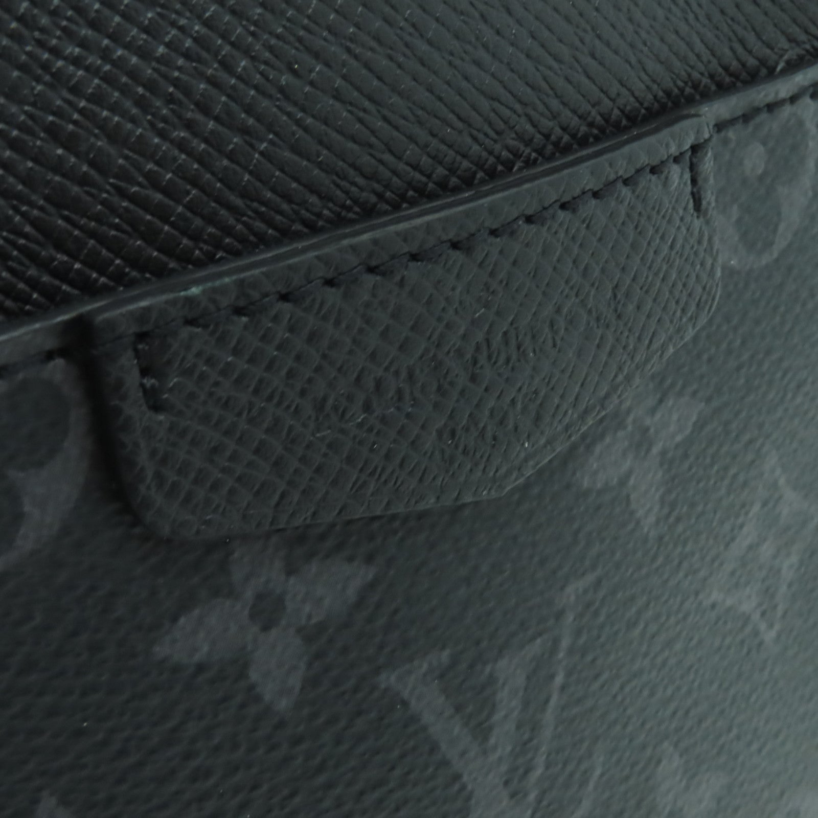 LOUIS VUITTON Monogram Taigarama Outdoor Sling Bag銀扣肩背袋黑色