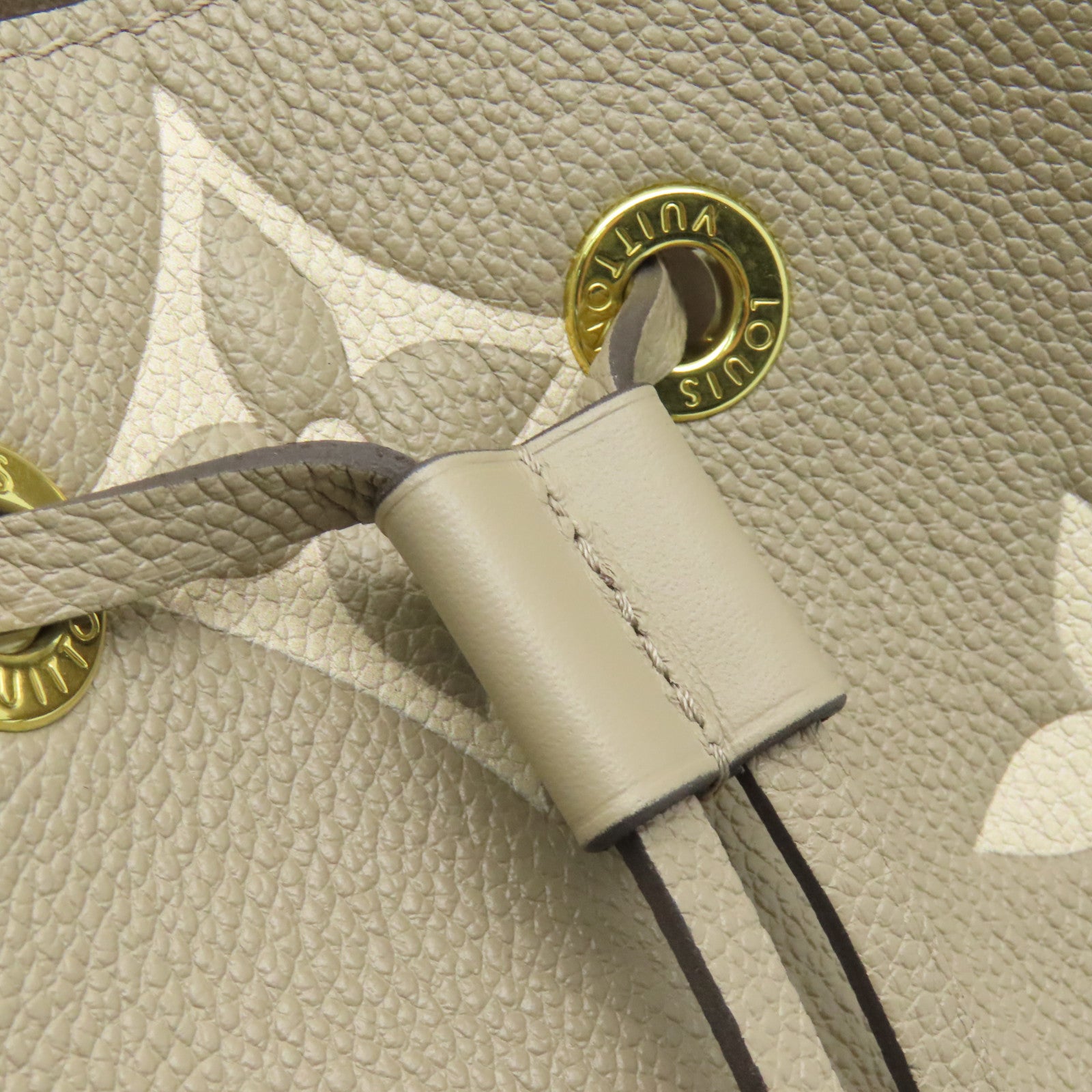 LOUIS VUITTON Monogram Empreinte Neo Noe MM金扣手挽肩背兩用袋奶油色