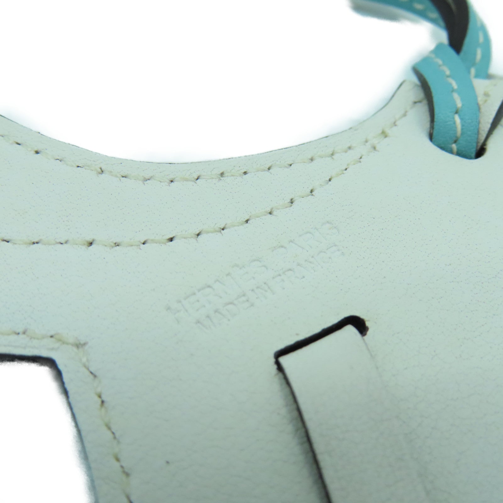 HERMES Swift皮革Paddock Fer Cheval Charm掛飾淺藍色/白色