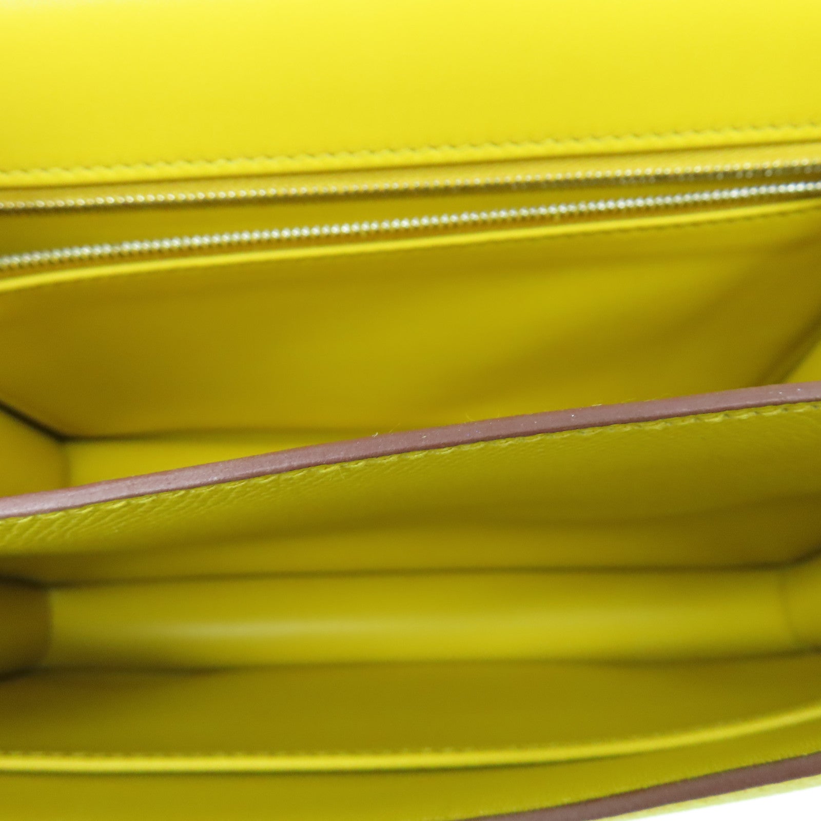 HERMES Veau Epsom Leather Constance 24 Silver Buckle Handle Shoulder Bag Amber Yellow