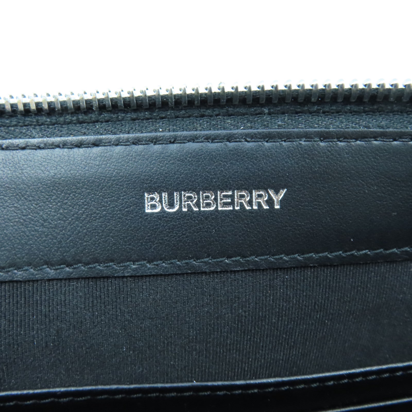 BURBERRY 牛皮皮革Clutch Bag银扣手拿包黑色
