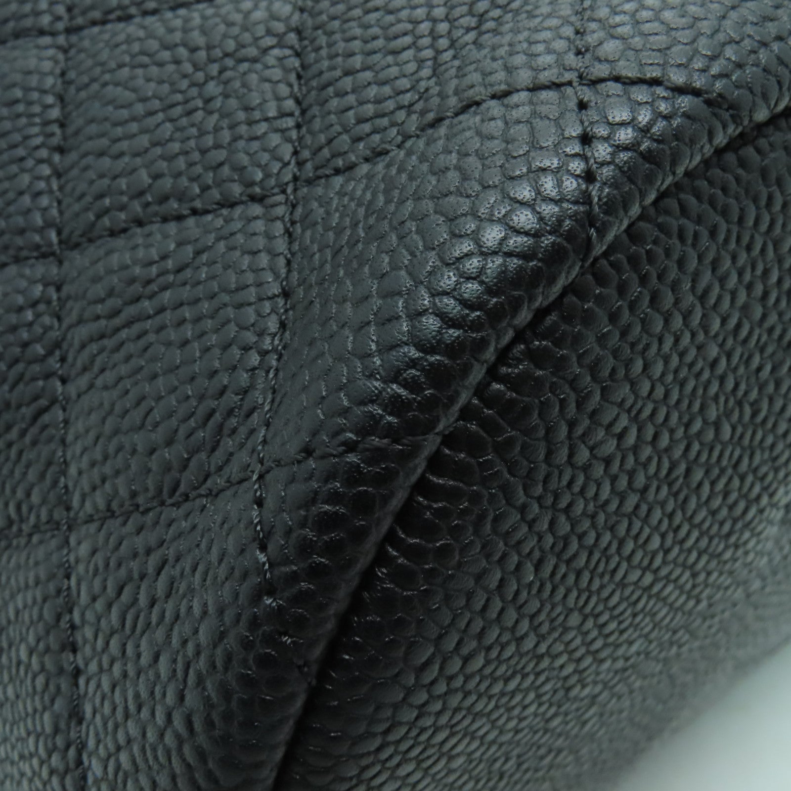 CHANEL 菱格Caviar皮革Backpack金扣背包黑色