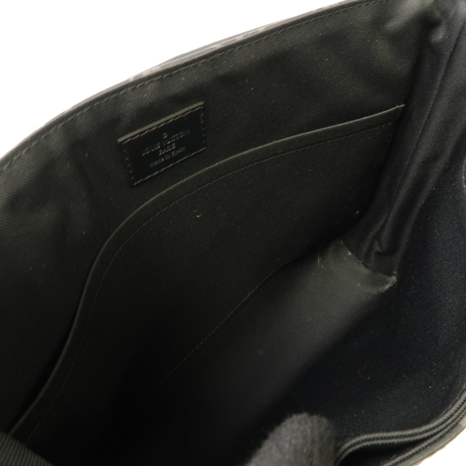 LOUIS VUITTON Monogram Eclipse District PM銀扣肩背袋黑色
