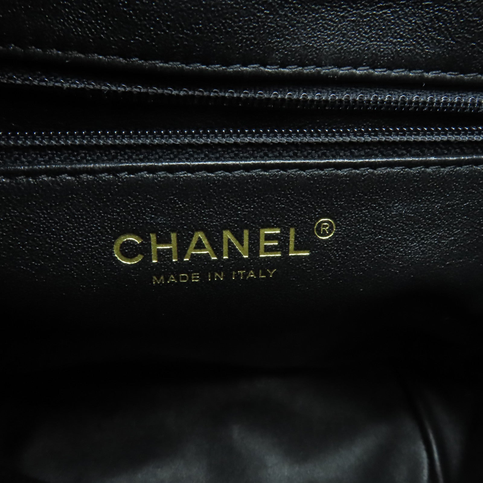 CHANEL 菱格Caviar皮革Backpack金扣背包黑色