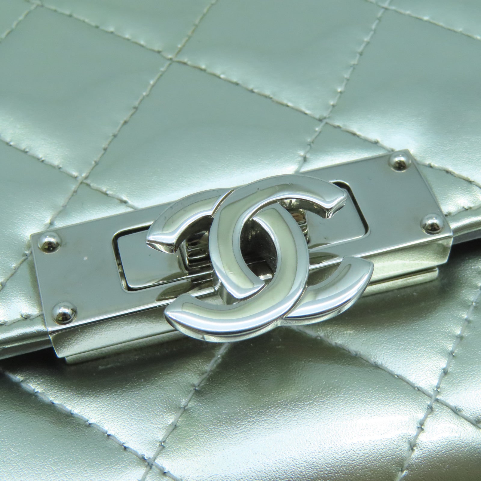 CHANEL 菱格漆皮皮革Chain Shoulder Bag銀扣鏈帶肩背袋銀色