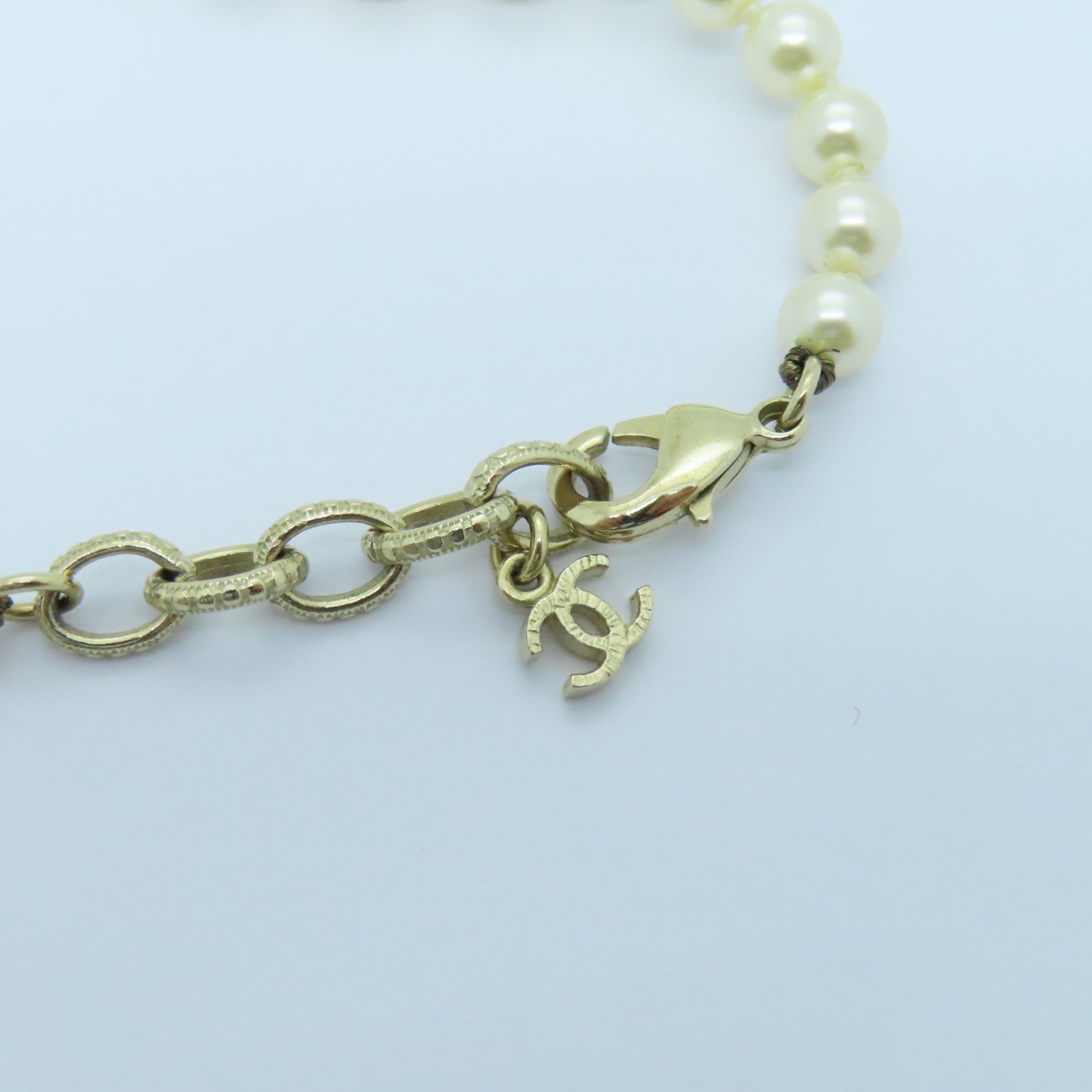 CHANEL 仿珍珠/金屬Necklace金扣項鍊白色