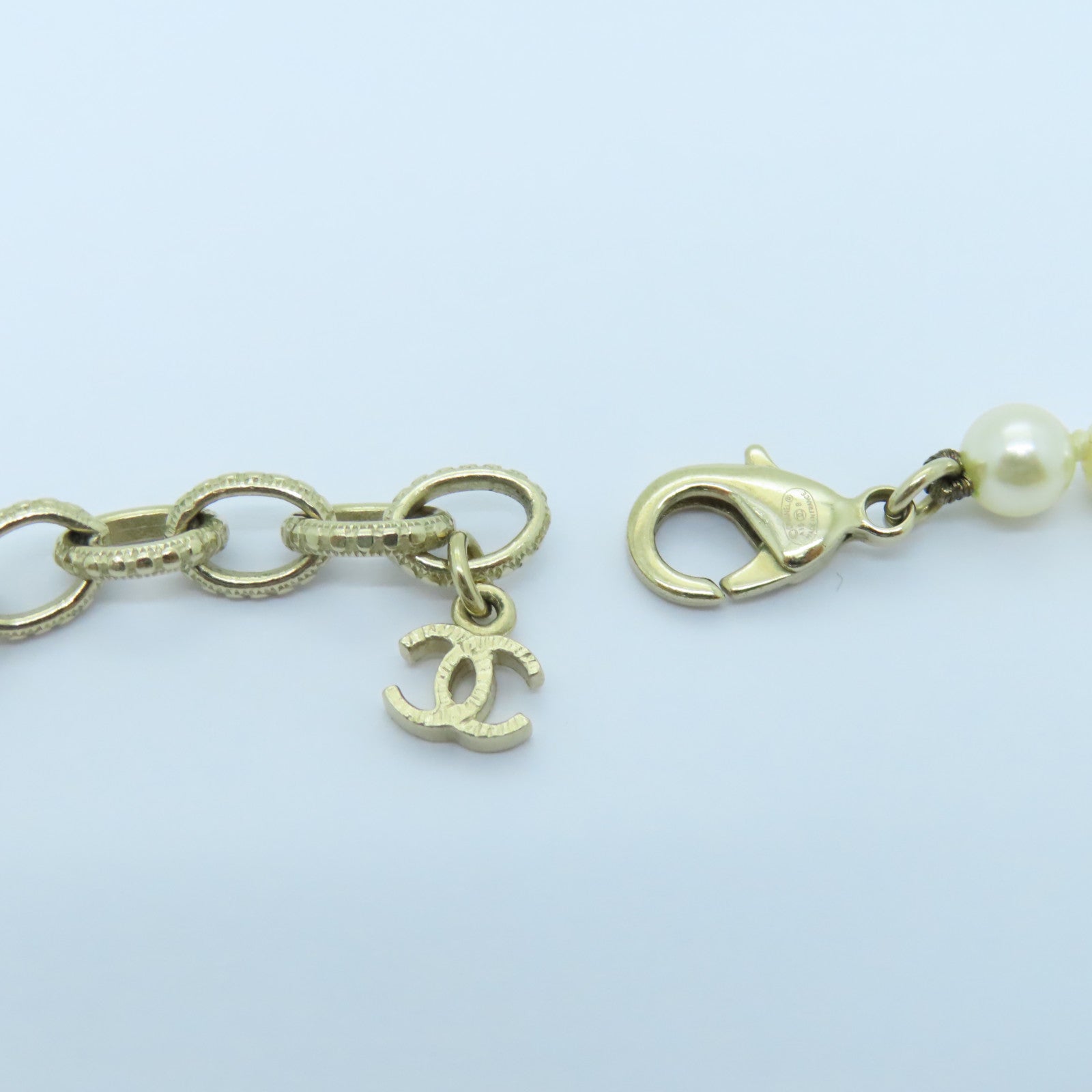 CHANEL 仿珍珠/金屬Necklace金扣項鍊白色