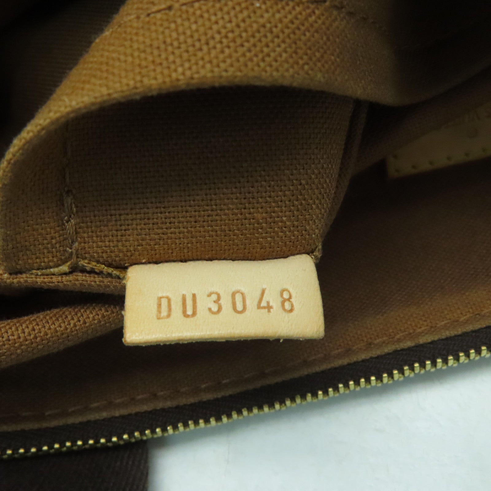 LOUIS VUITTON Monogram Beaubourg金扣手挽袋啡色