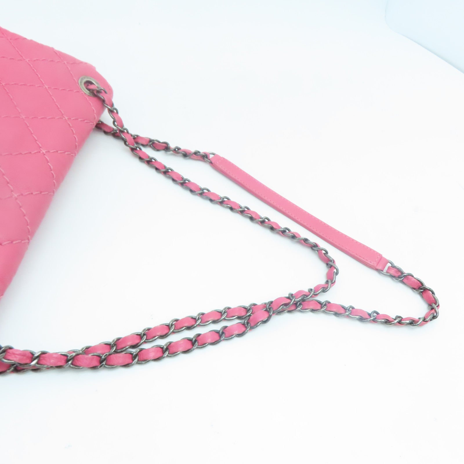 CHANEL rhombic cowhide leather Chain Shoulder silver buckle shoulder bag pink