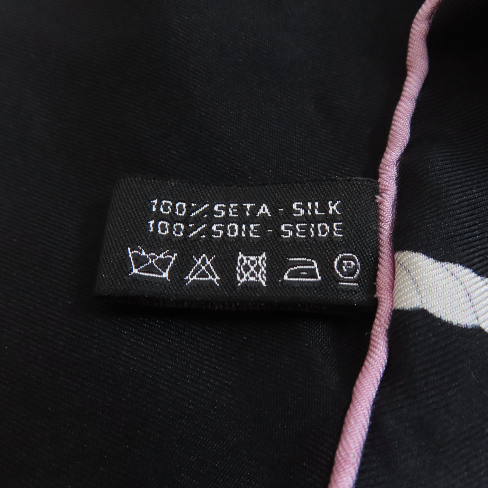 CHANEL 絲質Scarf絲巾黑色/白色