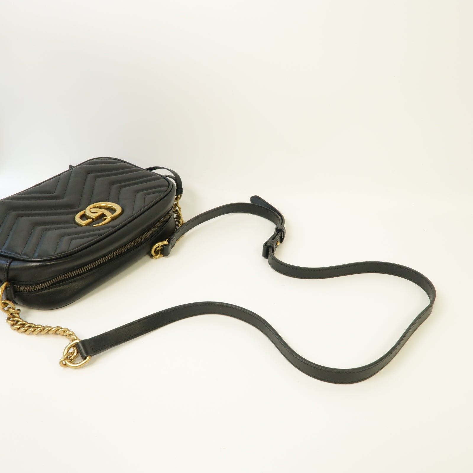 GUCCI 皮革GG Marmont金扣鏈帶肩背袋黑色