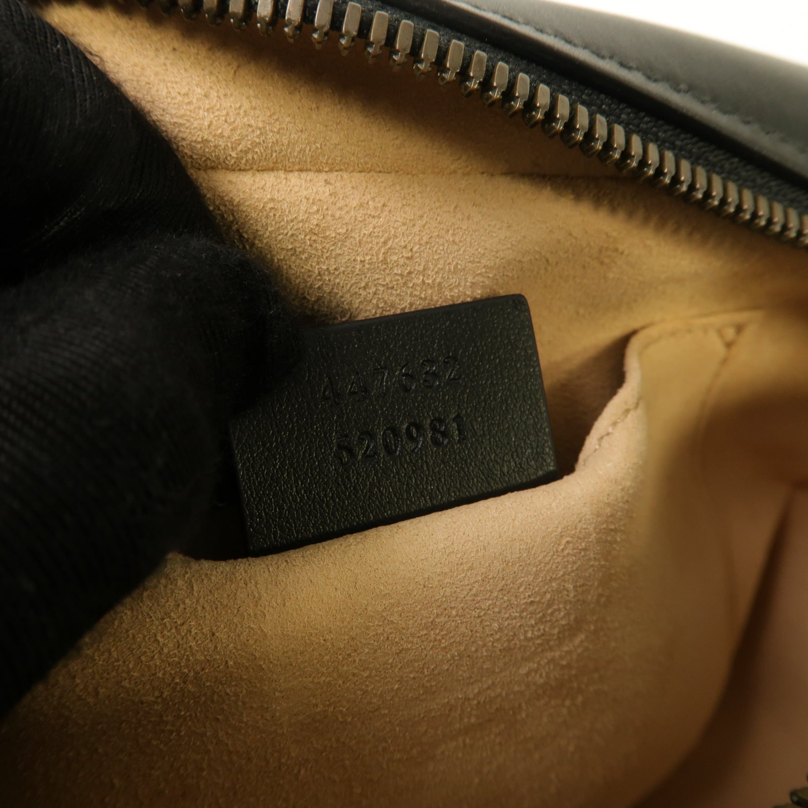 GUCCI 皮革GG Marmont金扣鏈帶肩背袋黑色