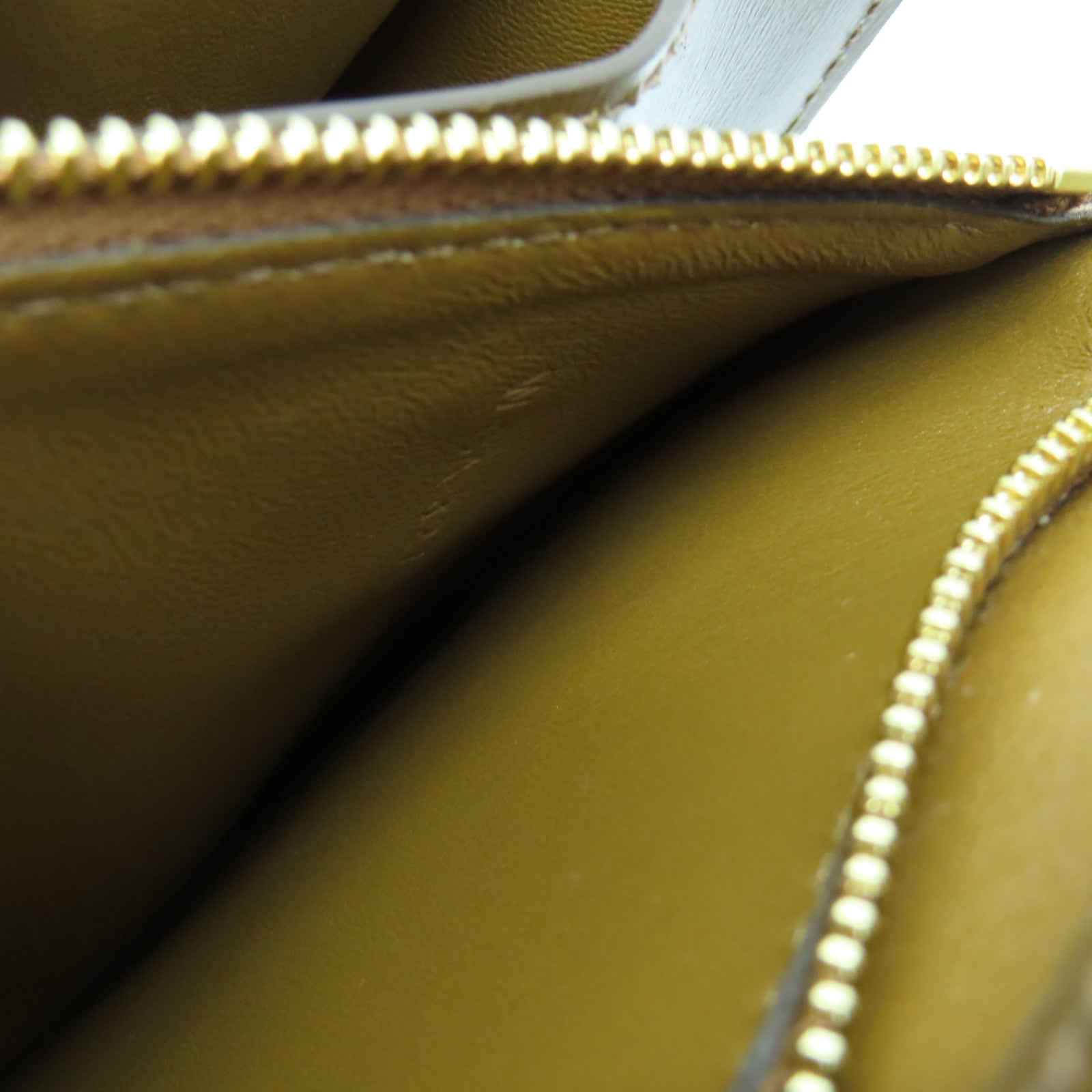 CELINE 牛皮皮革Medium Classic Bag in Box金扣肩背袋棕色