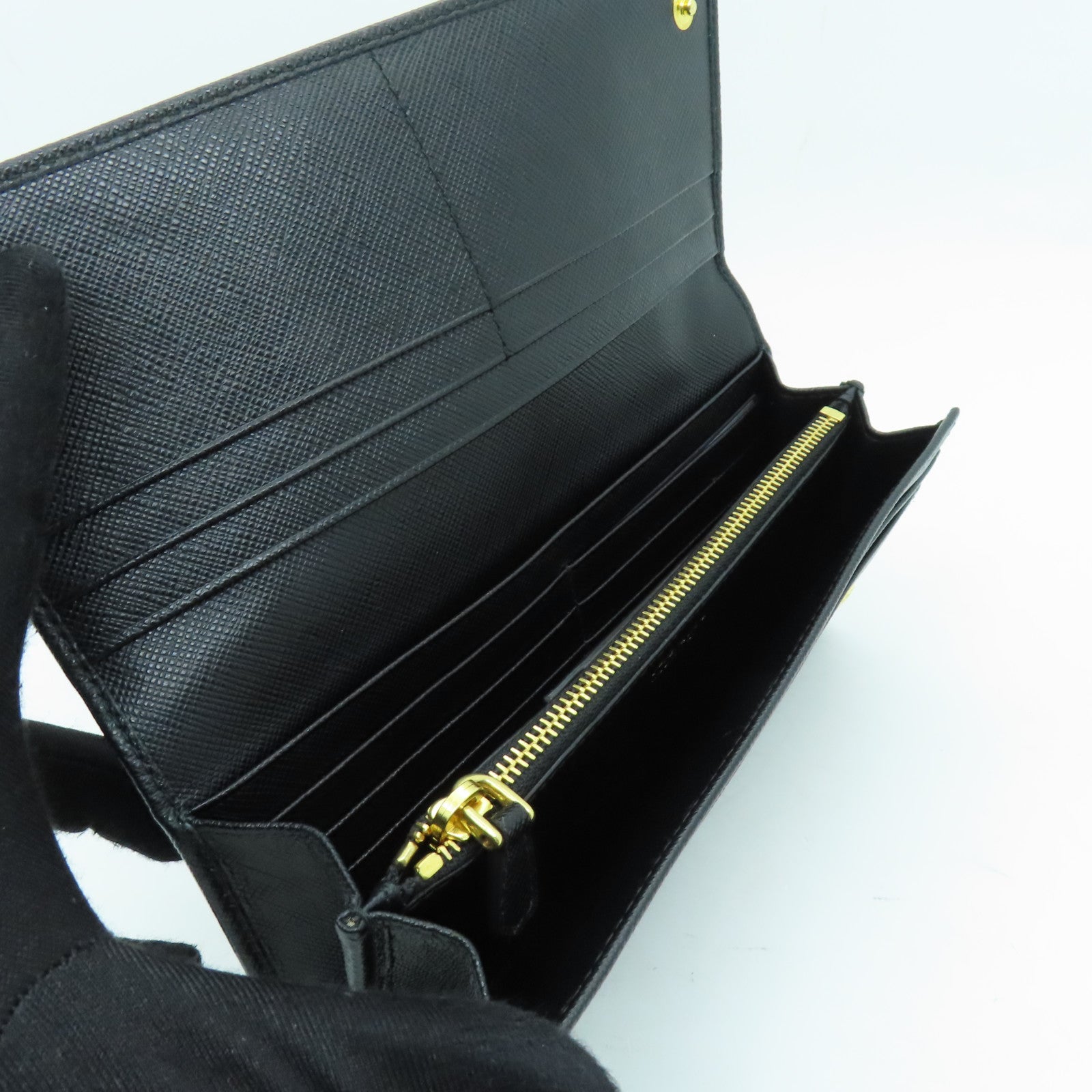 PRADA Saffiano皮革Long Wallet金扣長錢包黑色