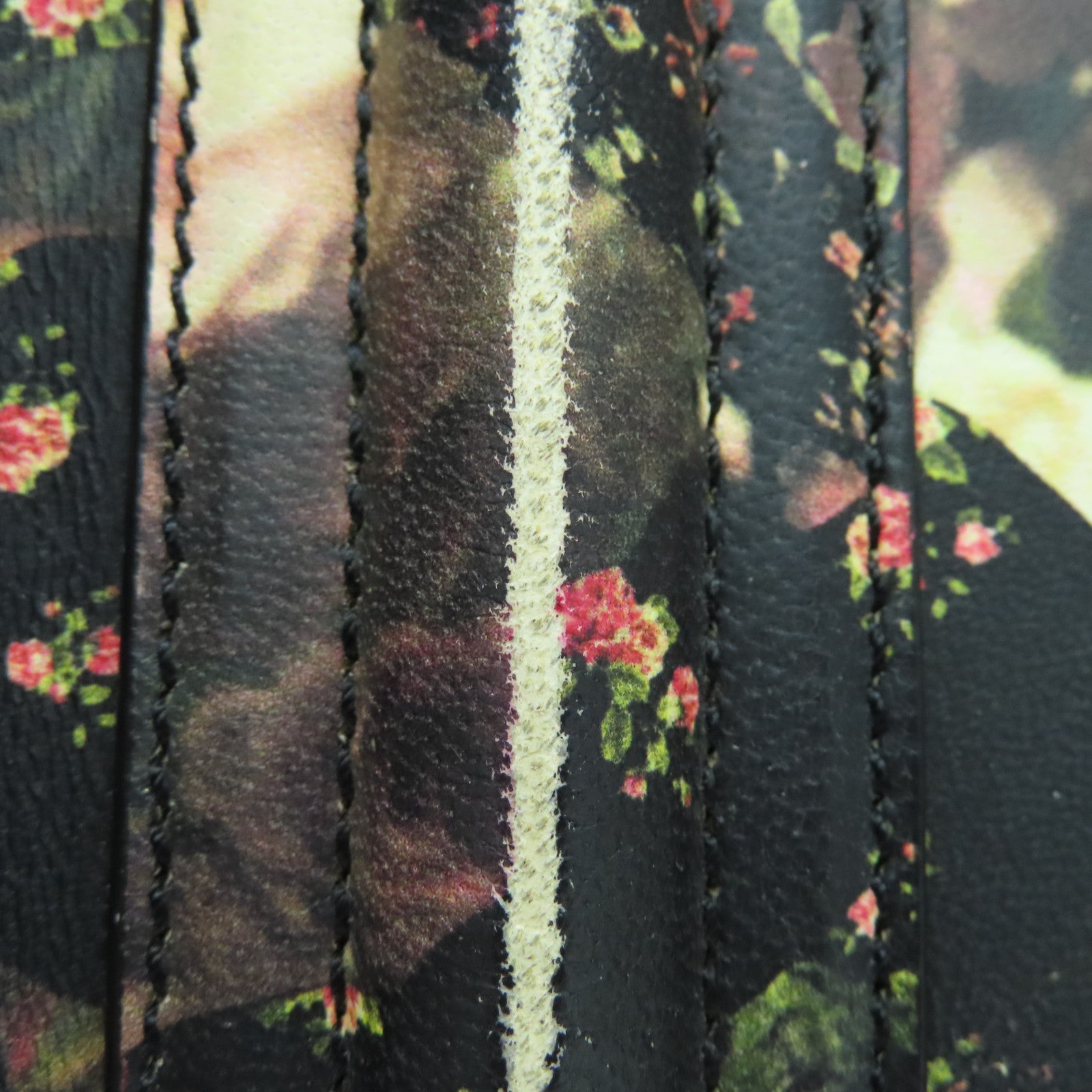 GIVENCHY 牛皮皮革Lucrezia Duffle銀扣手挽肩背兩用袋黑色