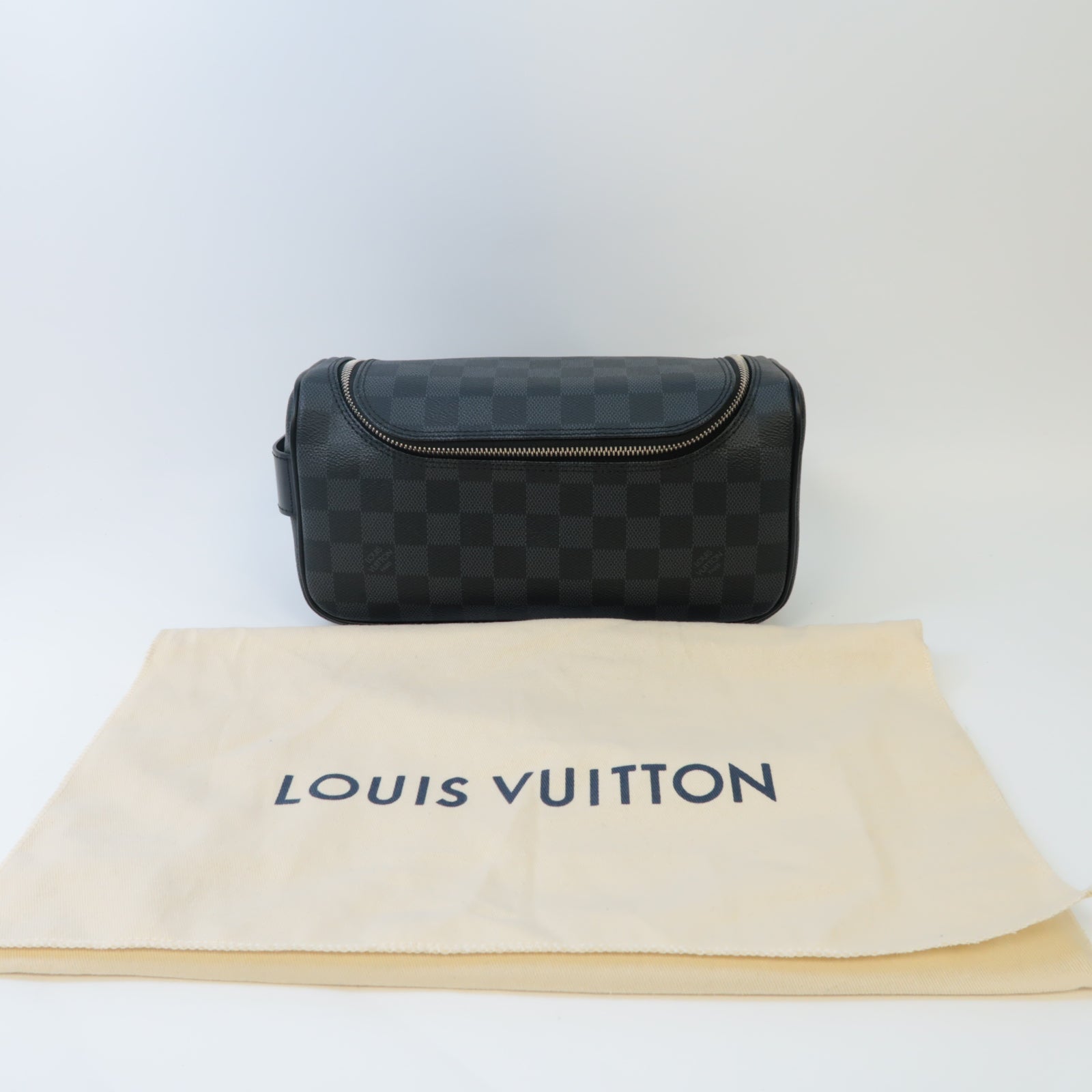 LOUIS VUITTON Damier Graphite Toiletry Pouch Clutch Bag銀扣手拿包黑色
