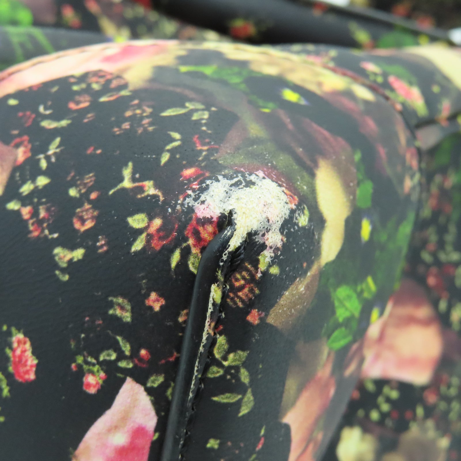 GIVENCHY 牛皮皮革Lucrezia Duffle銀扣手挽肩背兩用袋黑色