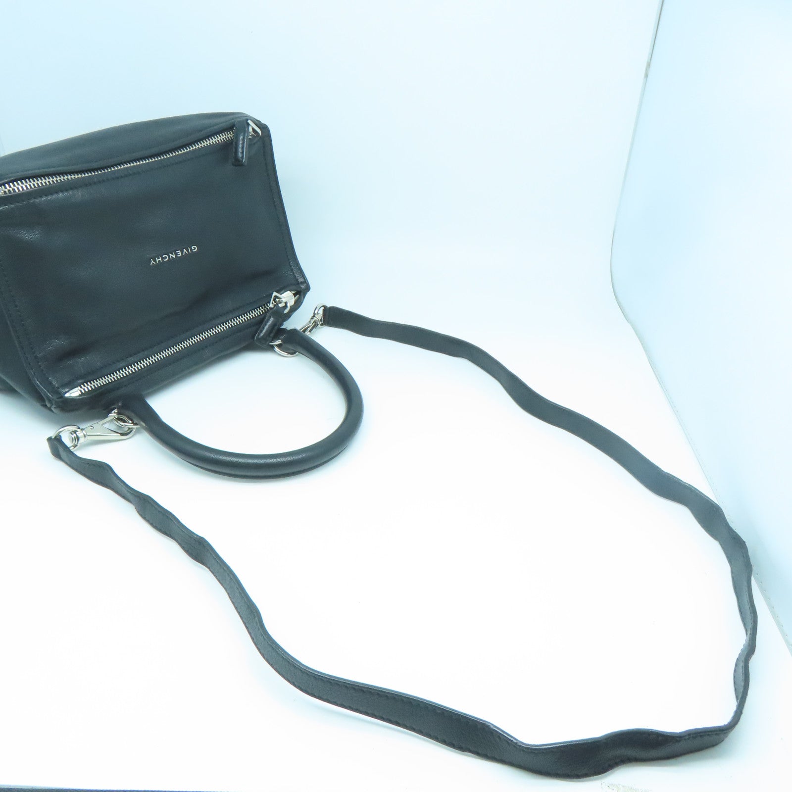 GIVENCHY 牛皮皮革Pandora Small Bag銀扣手挽肩背兩用袋黑色
