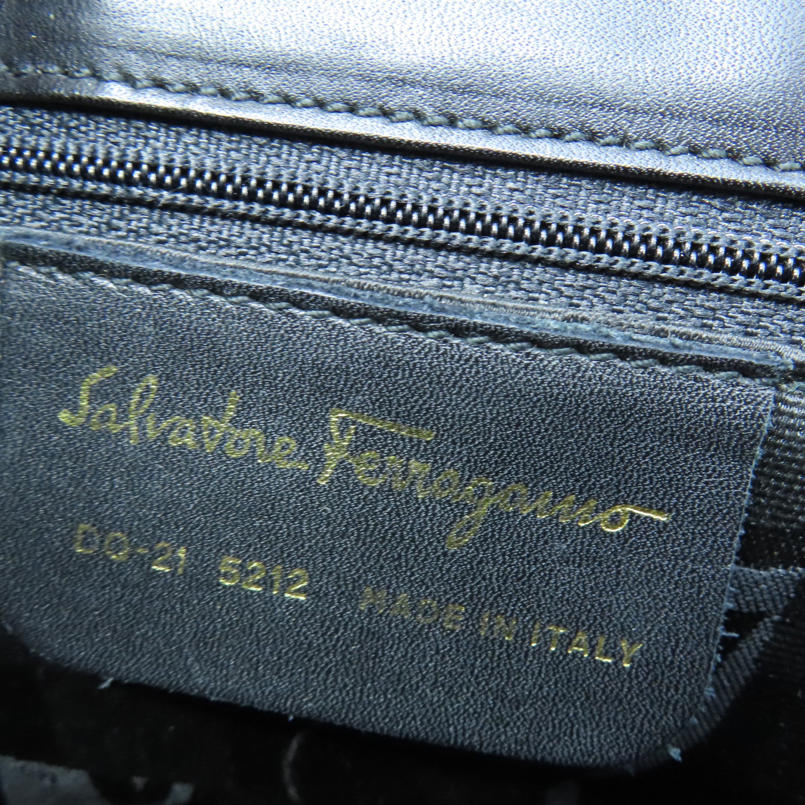Salvatore Ferragamo Leather Shoulder Bag Gold Buckle Black