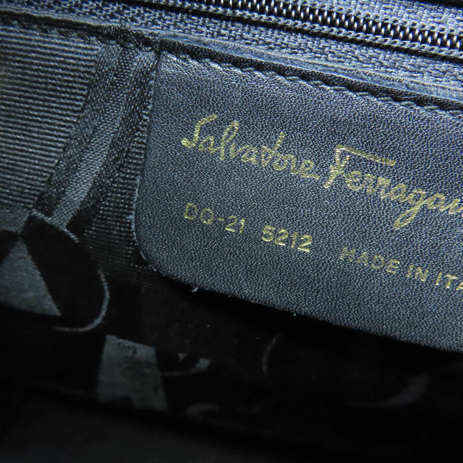 Salvatore Ferragamo Leather Shoulder Bag Gold Buckle Black