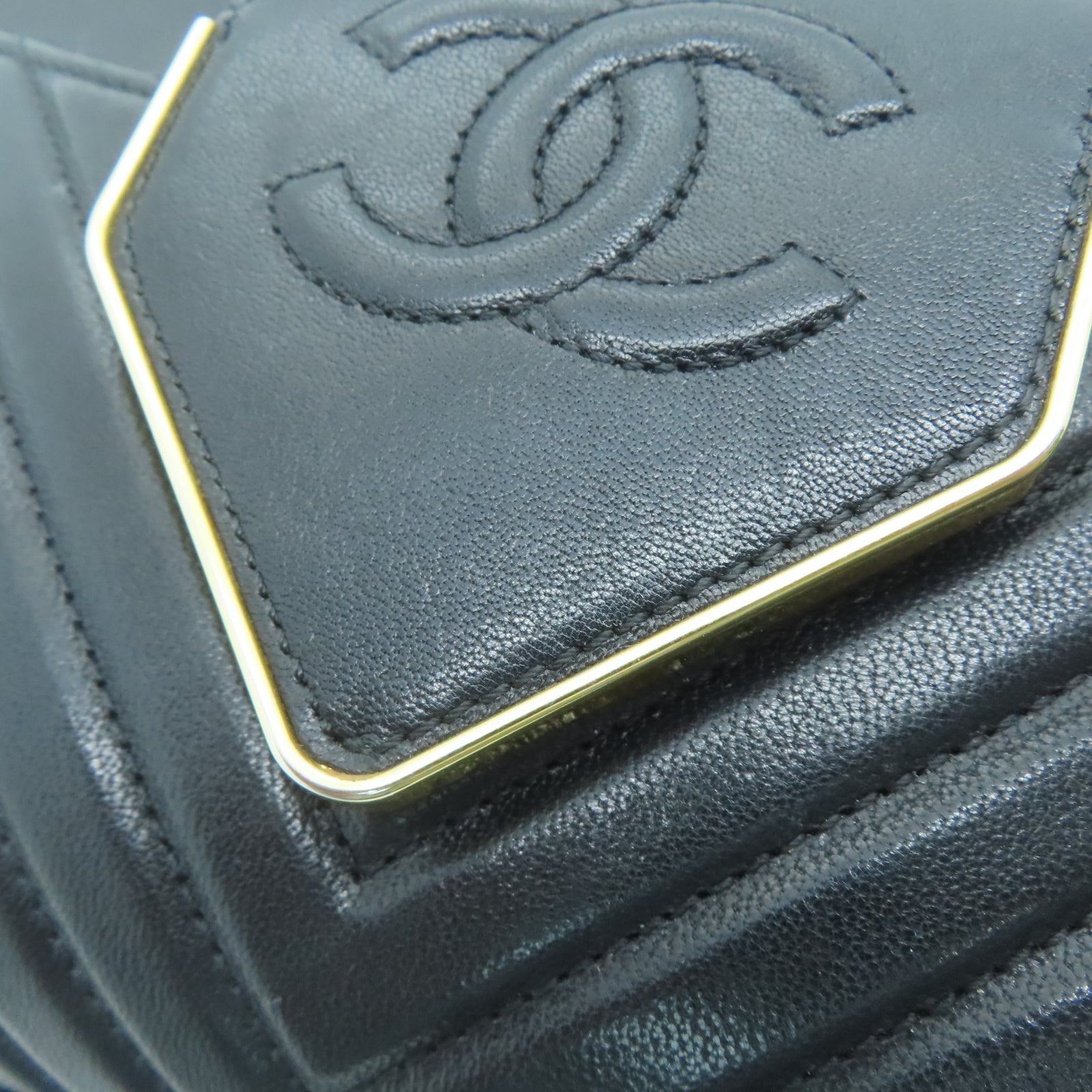 CHANEL 斜纹羊皮皮革Chain Shoulder金扣链带肩背袋黑色