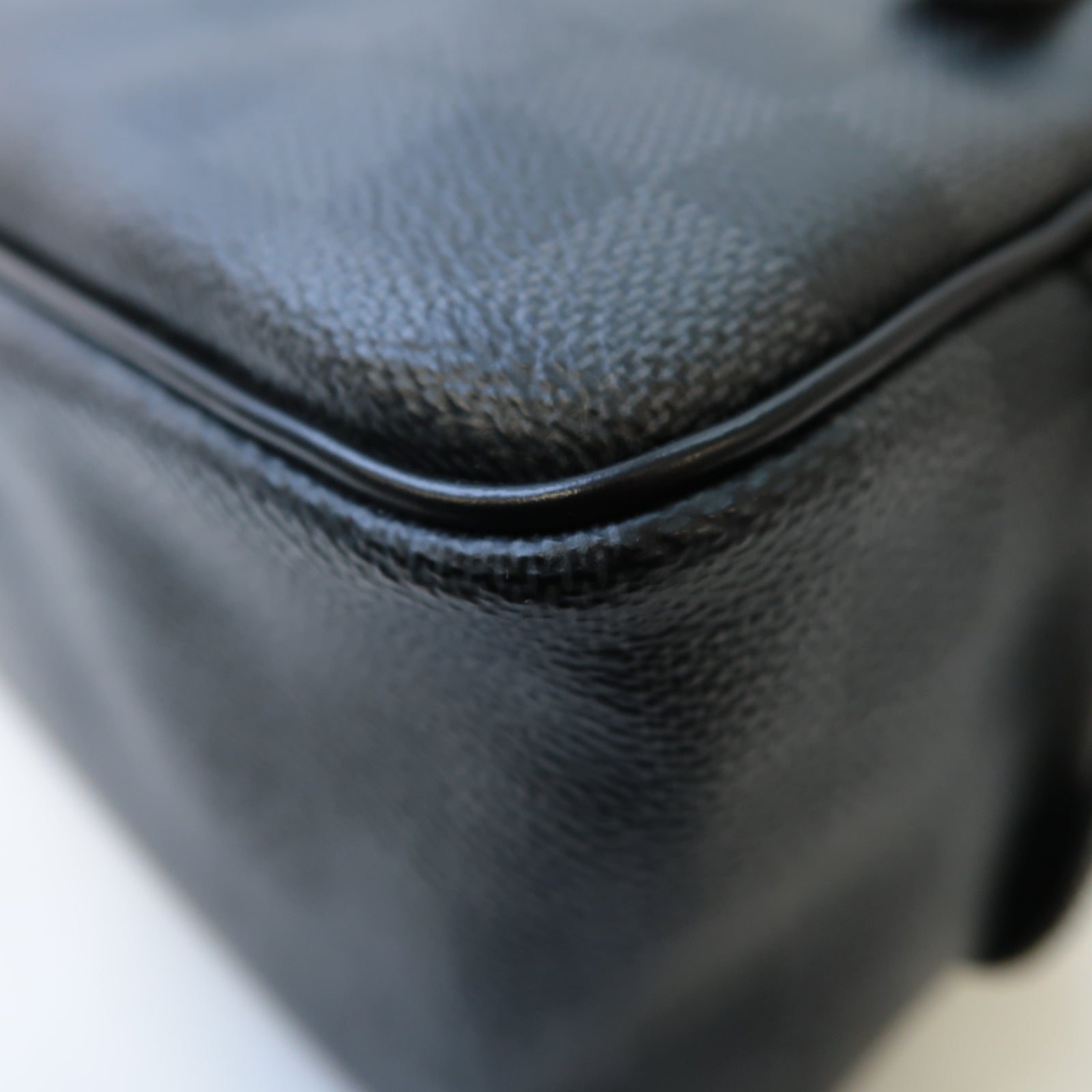 LOUIS VUITTON Damier Graphite Toiletry Pouch Clutch Bag銀扣手拿包黑色
