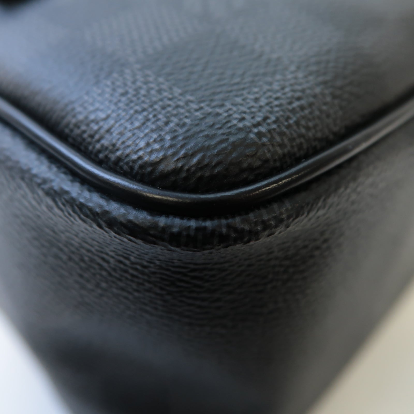 LOUIS VUITTON Damier Graphite Toiletry Pouch Clutch Bag銀扣手拿包黑色