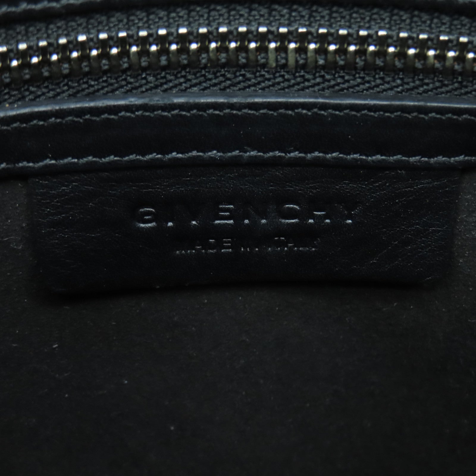 GIVENCHY 牛皮皮革Lucrezia Duffle銀扣手挽肩背兩用袋黑色