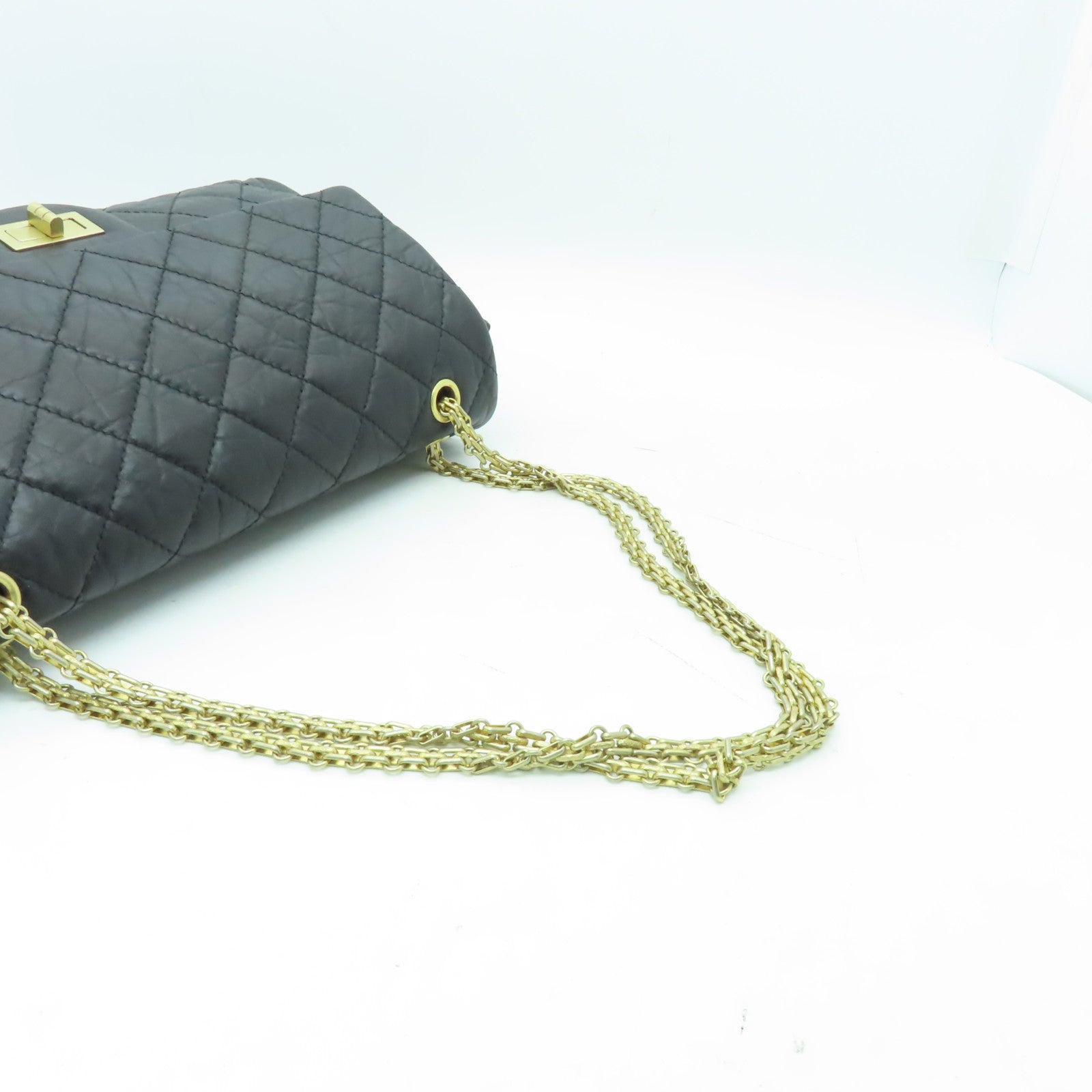 CHANEL 菱格牛皮皮革2.55金扣鏈帶肩背袋黑色