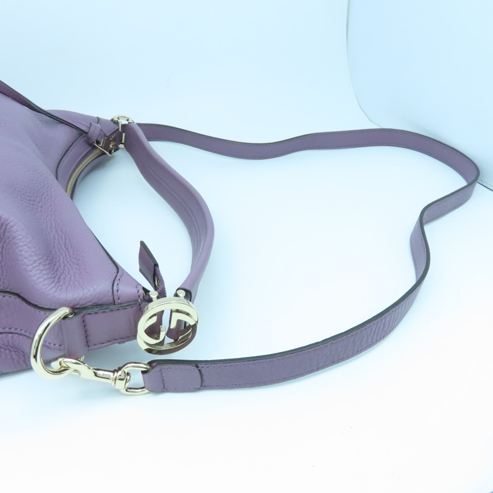GUCCI Cowhide Leather Shoulder Bag Silver Buckle Handle Shoulder Bag Purple