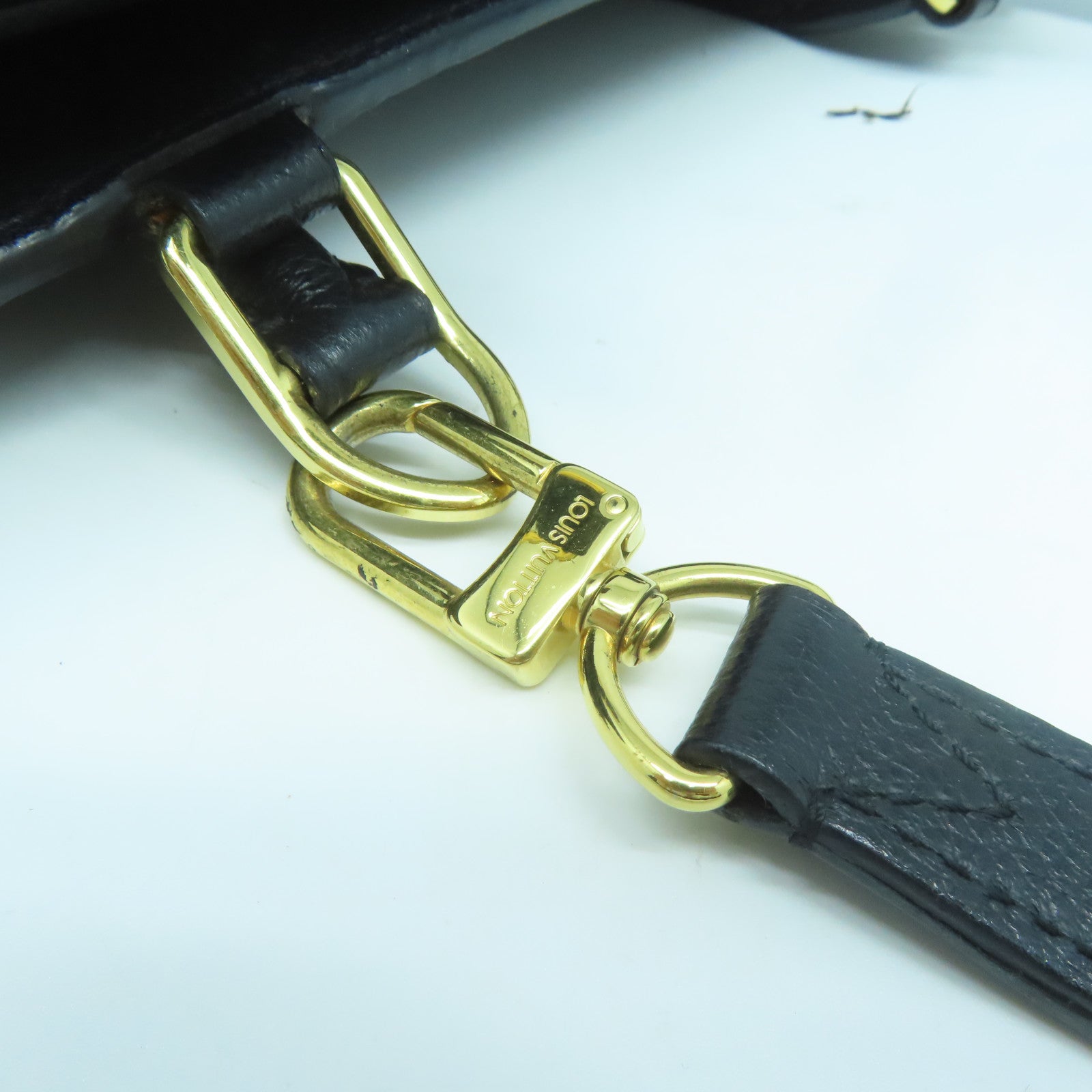 LOUIS VUITTON Monogram Empreinte Vosges MM金扣手挽肩背兩用袋黑色